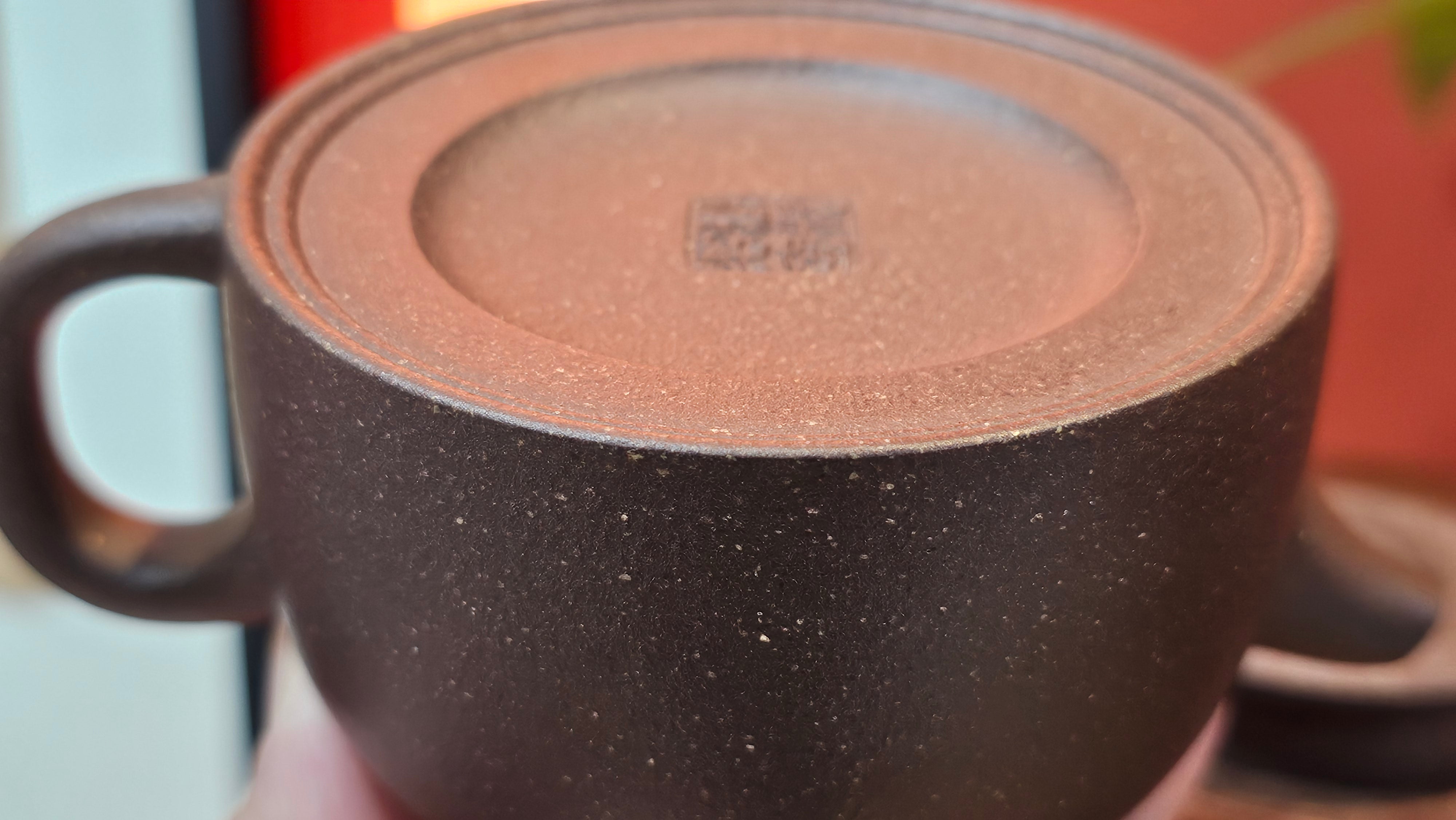 Niu Gai Jing Lan《牛盖井栏》, 164.3ml, Hei Zi Ni 黑紫泥, with Chinese Bronze Age Patterns~Engraving Art 青铜器纹样~刻绘, by our Craftsman Zhang Huan 张欢 ~ Congratulations to Mr T.A.! 2039hrs 15th Oct 2025, Samorin! Slovakia🇸🇰!