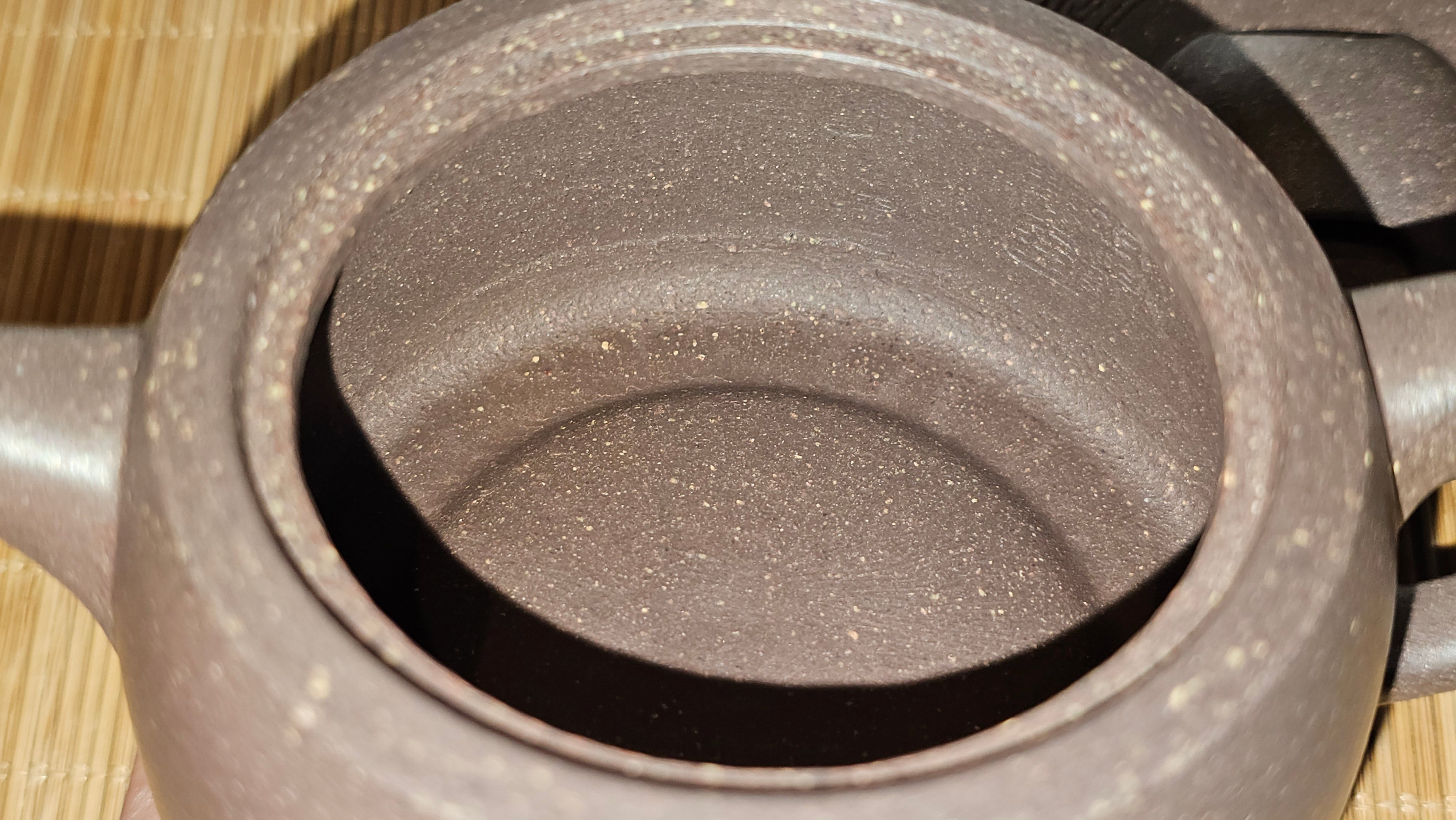 Niu Gai Jing Lan《牛盖井栏》, 164.3ml, Hei Zi Ni 黑紫泥, with Chinese Bronze Age Patterns~Engraving Art 青铜器纹样~刻绘, by our Craftsman Zhang Huan 张欢 ~ Congratulations to Mr T.A.! 2039hrs 15th Oct 2025, Samorin! Slovakia🇸🇰!