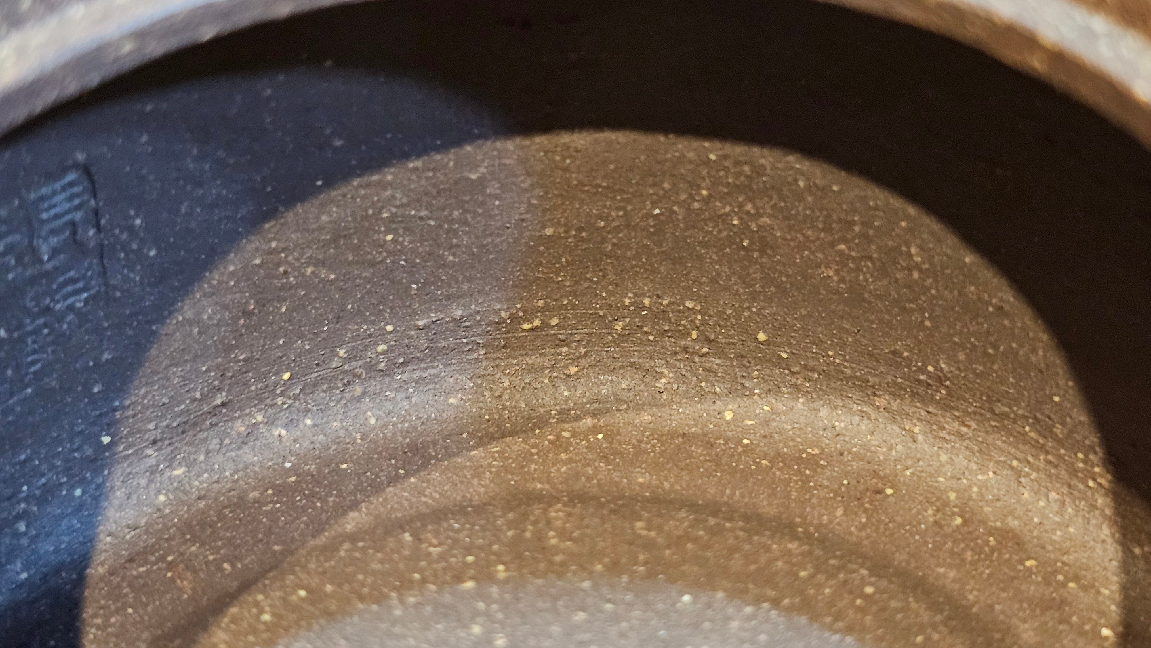 Niu Gai Jing Lan《牛盖井栏》, 164.3ml, Hei Zi Ni 黑紫泥, with Chinese Bronze Age Patterns~Engraving Art 青铜器纹样~刻绘, by our Craftsman Zhang Huan 张欢 ~ Congratulations to Mr T.A.! 2039hrs 15th Oct 2025, Samorin! Slovakia🇸🇰!