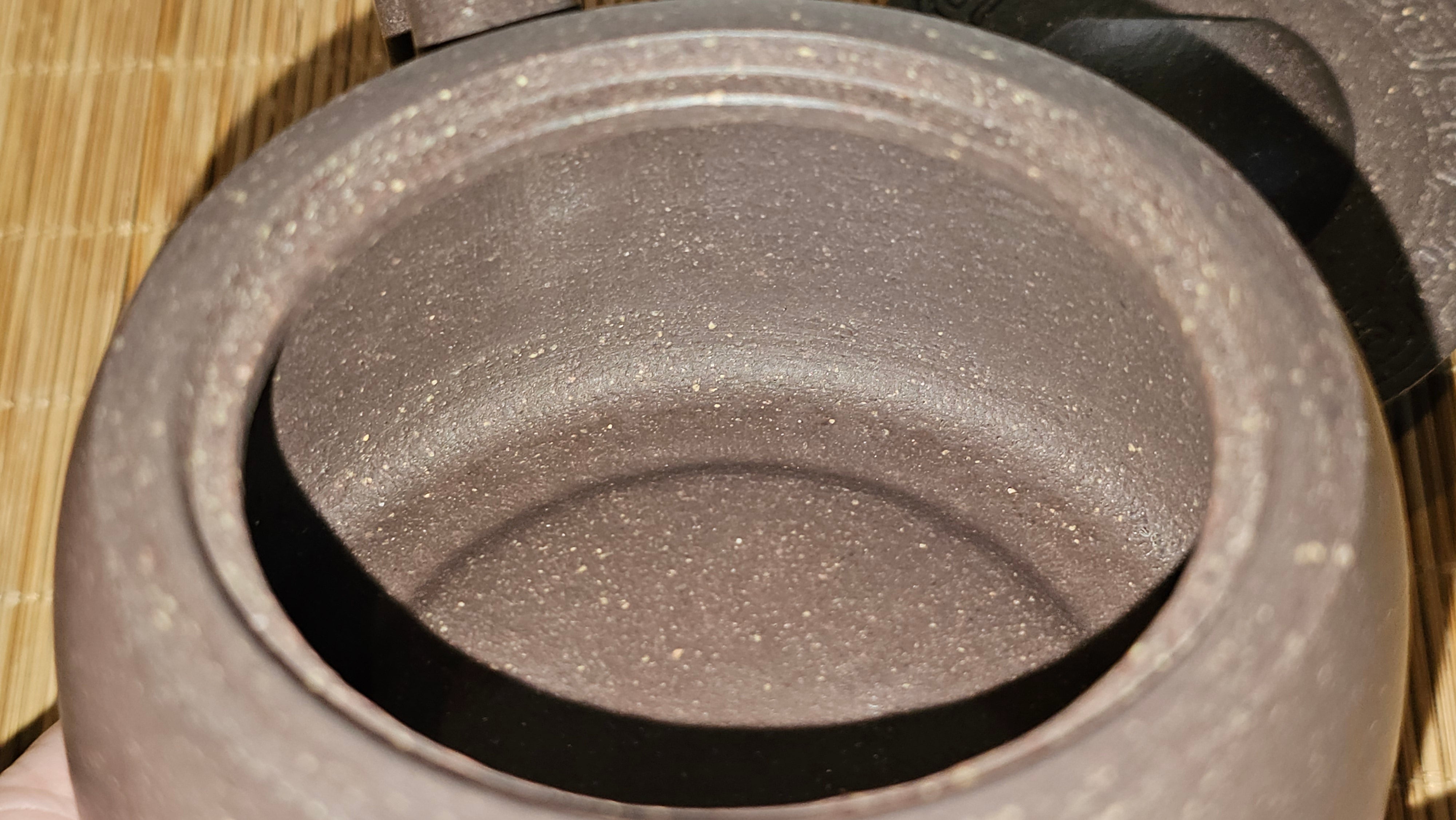 Niu Gai Jing Lan《牛盖井栏》, 164.3ml, Hei Zi Ni 黑紫泥, with Chinese Bronze Age Patterns~Engraving Art 青铜器纹样~刻绘, by our Craftsman Zhang Huan 张欢 ~ Congratulations to Mr T.A.! 2039hrs 15th Oct 2025, Samorin! Slovakia🇸🇰!