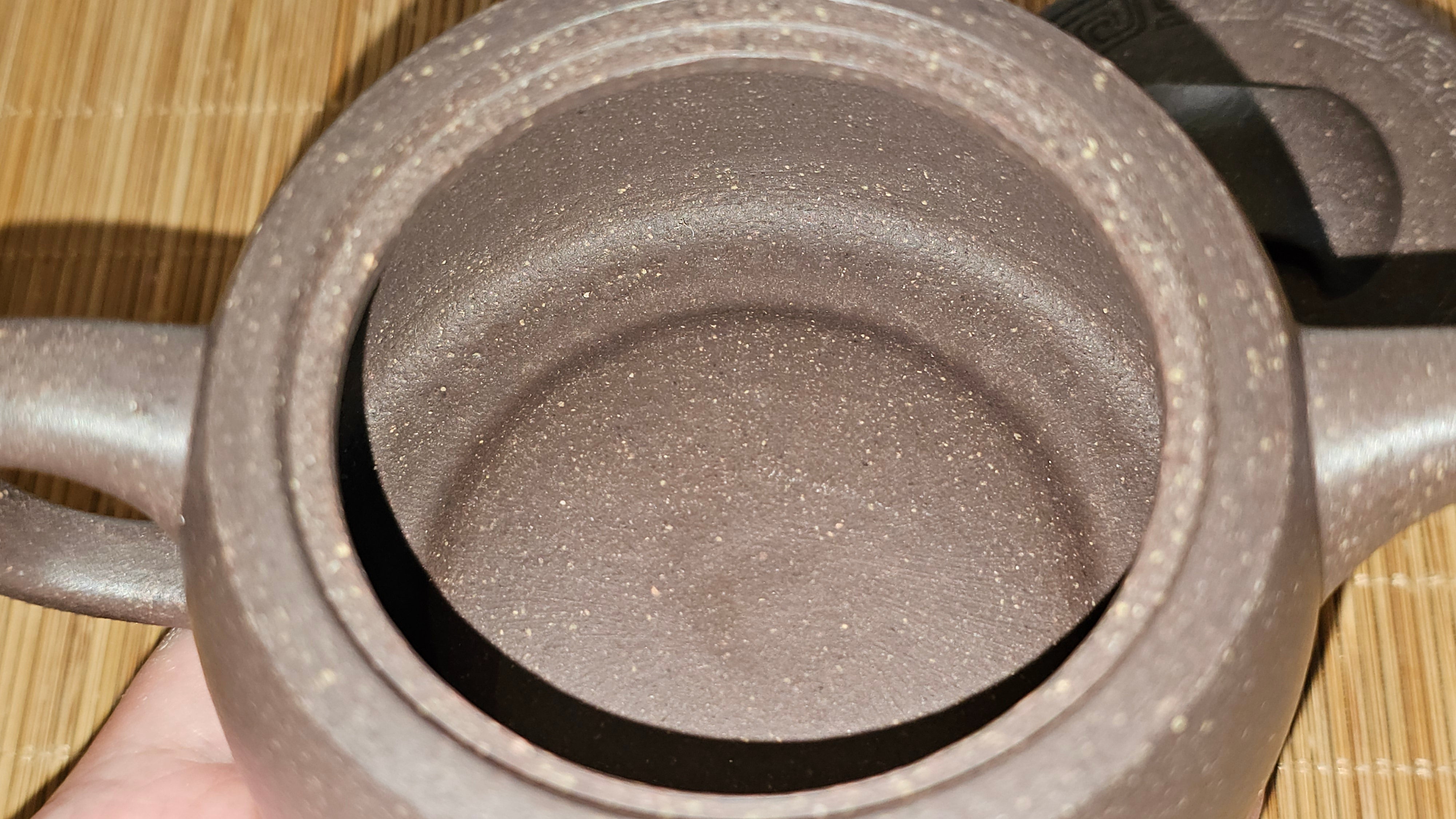 Niu Gai Jing Lan《牛盖井栏》, 164.3ml, Hei Zi Ni 黑紫泥, with Chinese Bronze Age Patterns~Engraving Art 青铜器纹样~刻绘, by our Craftsman Zhang Huan 张欢 ~ Congratulations to Mr T.A.! 2039hrs 15th Oct 2025, Samorin! Slovakia🇸🇰!