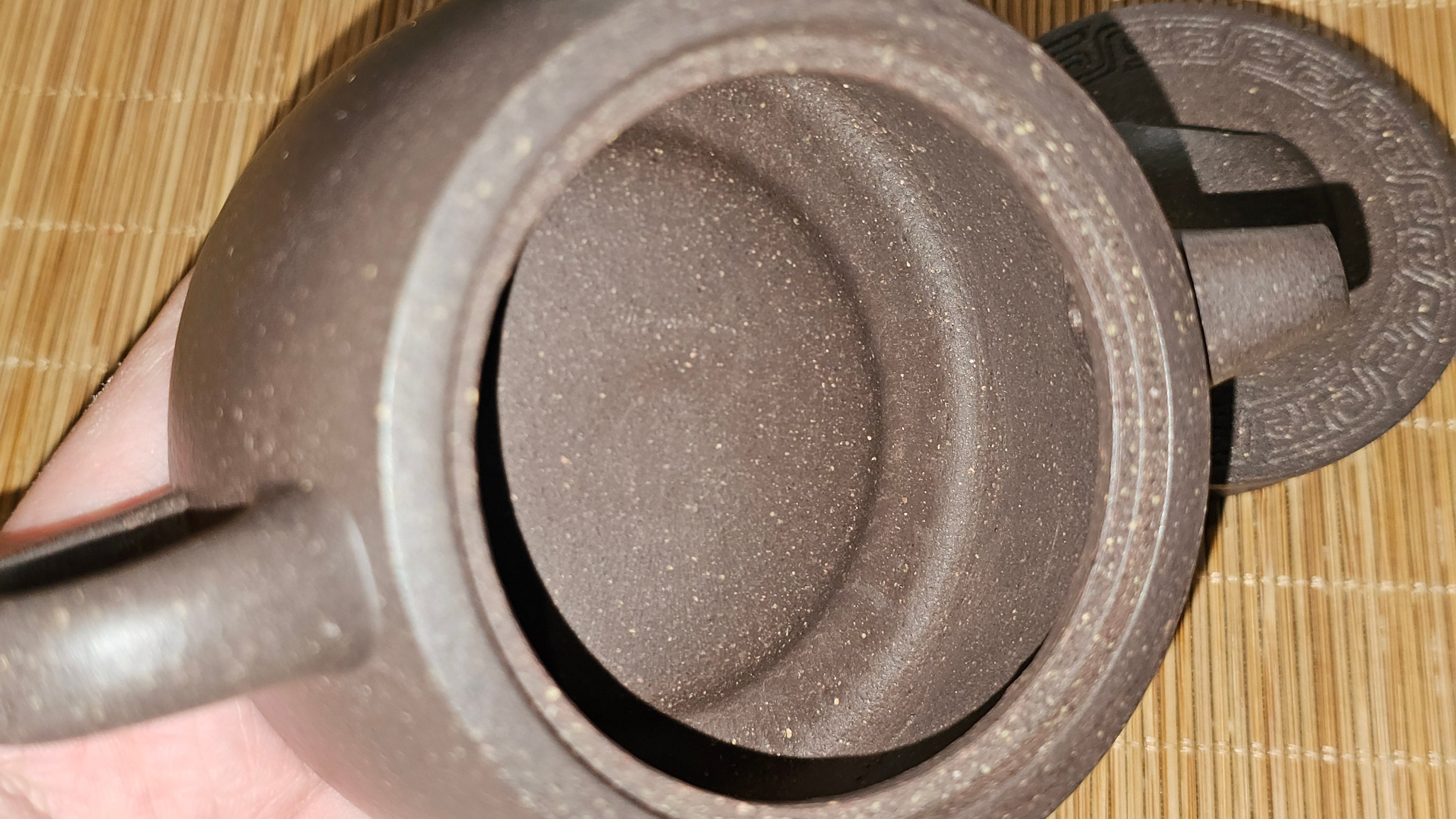 Niu Gai Jing Lan《牛盖井栏》, 164.3ml, Hei Zi Ni 黑紫泥, with Chinese Bronze Age Patterns~Engraving Art 青铜器纹样~刻绘, by our Craftsman Zhang Huan 张欢 ~ Congratulations to Mr T.A.! 2039hrs 15th Oct 2025, Samorin! Slovakia🇸🇰!