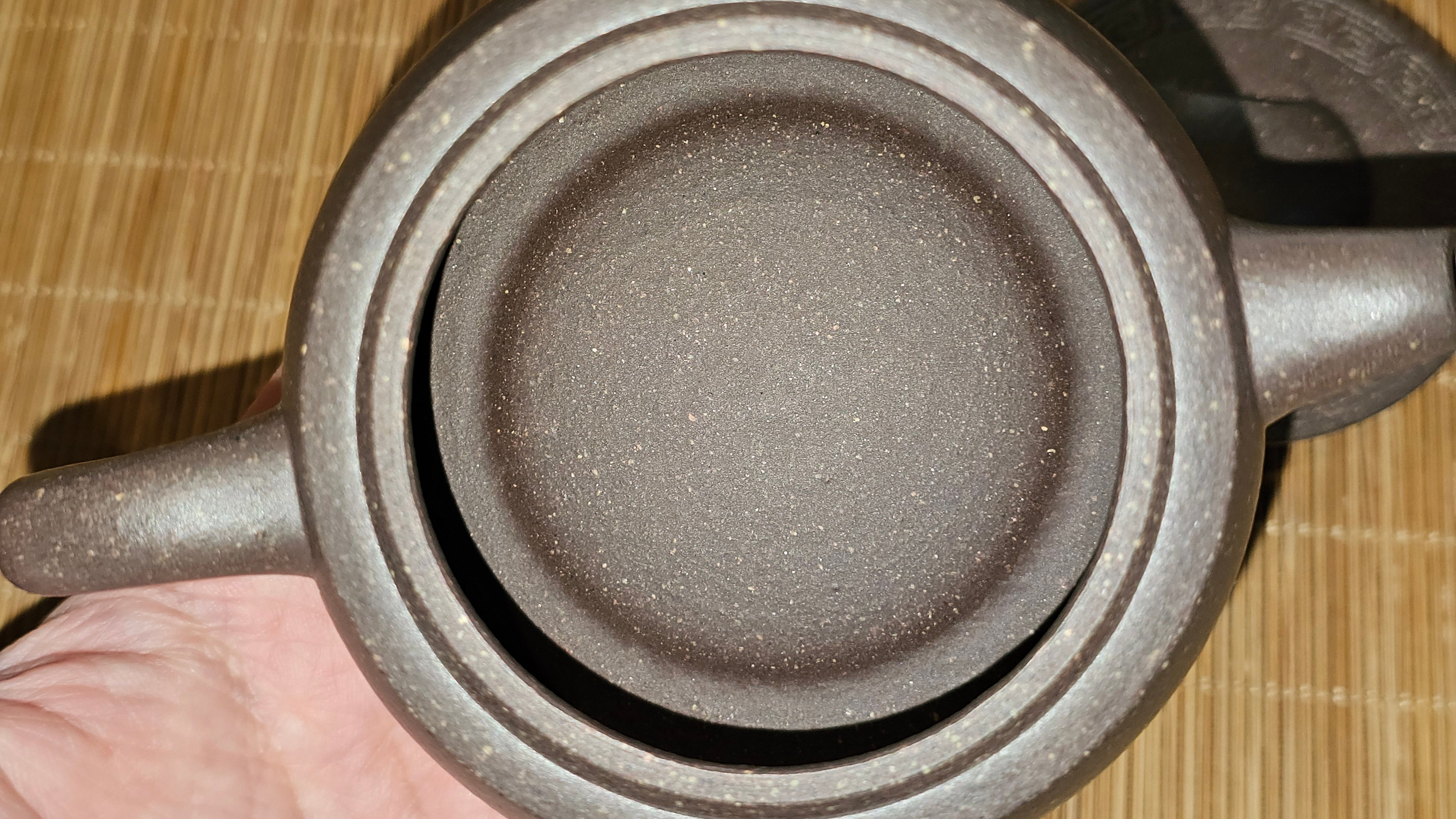 Niu Gai Jing Lan《牛盖井栏》, 164.3ml, Hei Zi Ni 黑紫泥, with Chinese Bronze Age Patterns~Engraving Art 青铜器纹样~刻绘, by our Craftsman Zhang Huan 张欢 ~ Congratulations to Mr T.A.! 2039hrs 15th Oct 2025, Samorin! Slovakia🇸🇰!