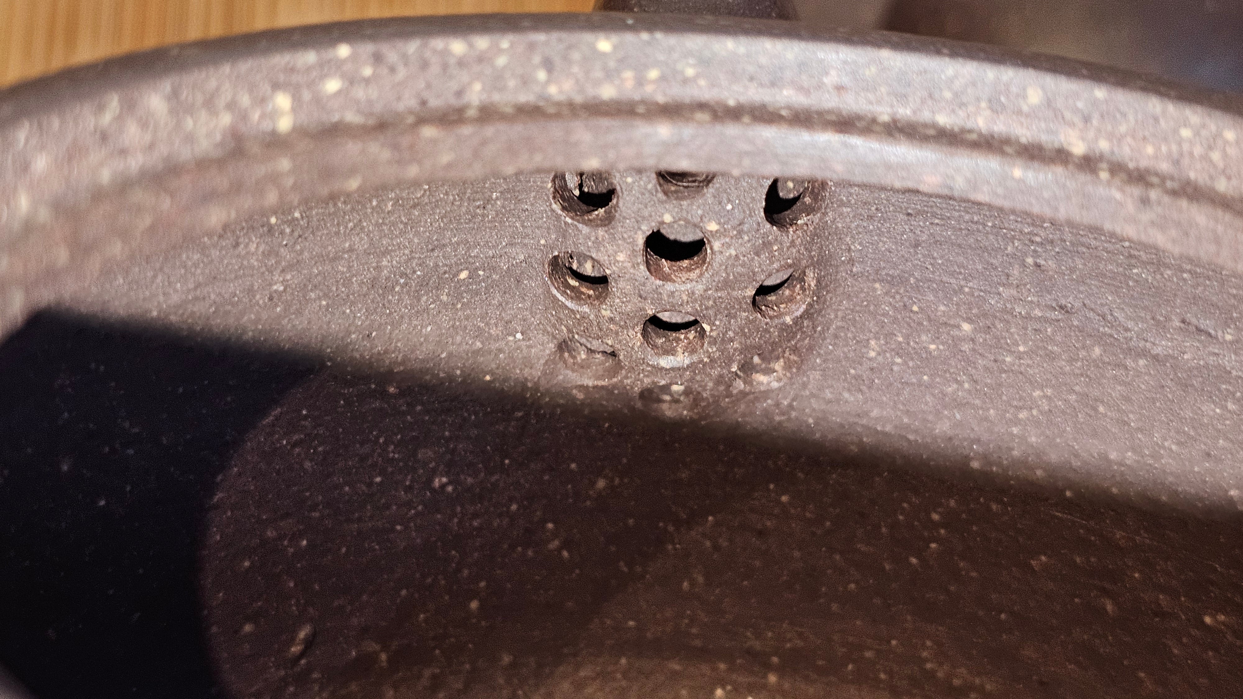 Niu Gai Jing Lan《牛盖井栏》, 164.3ml, Hei Zi Ni 黑紫泥, with Chinese Bronze Age Patterns~Engraving Art 青铜器纹样~刻绘, by our Craftsman Zhang Huan 张欢 ~ Congratulations to Mr T.A.! 2039hrs 15th Oct 2025, Samorin! Slovakia🇸🇰!