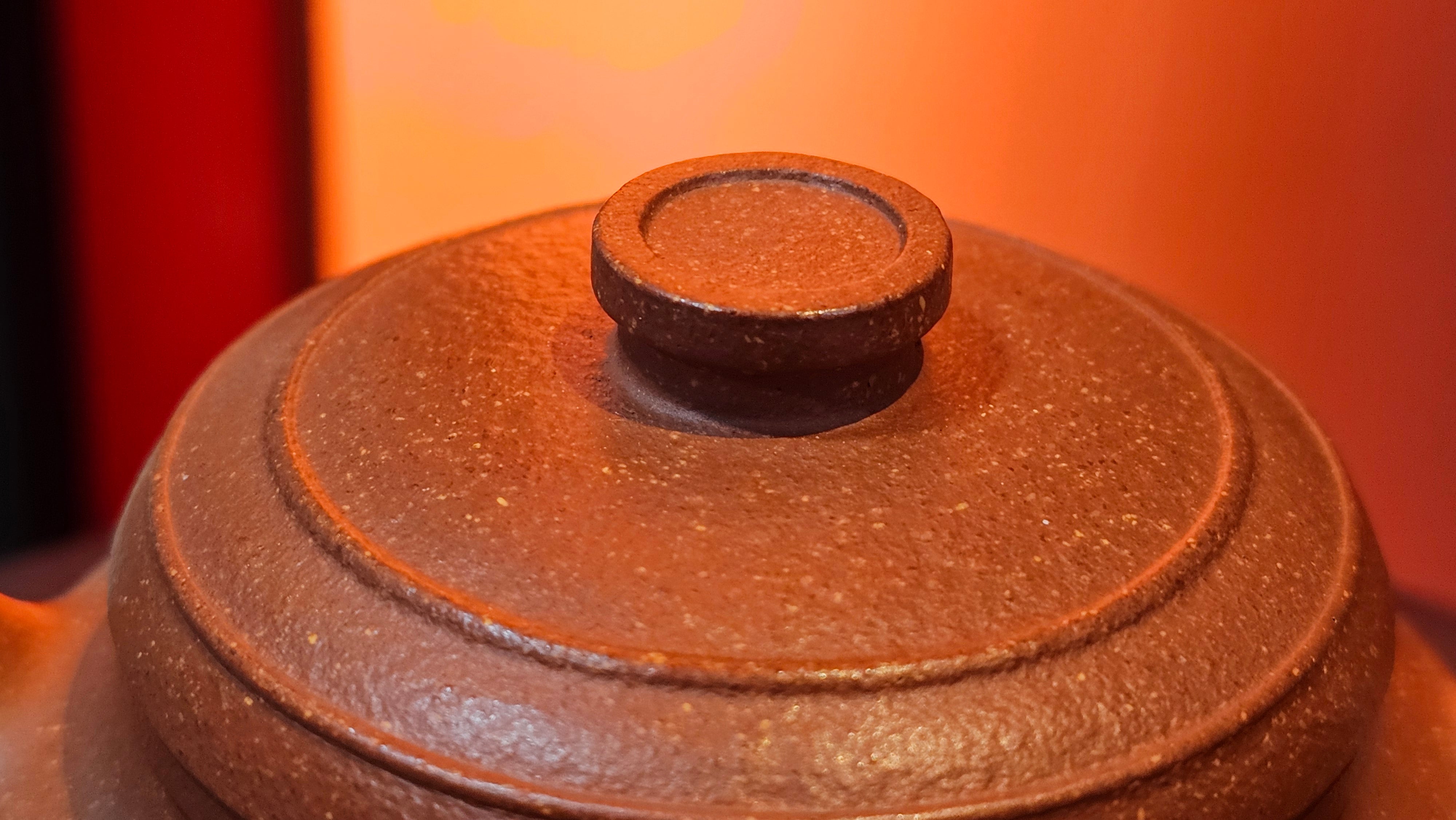 Song Jin Hu《颂金壶》, 151.4ml, Hong Jiang Po Ni 红降坡泥, by Craftsman Chen Gui Zhi 陈桂枝。(Red JiangPoNi rarer than Yellow JiangPoNi, XiaoMeiYao & ZhaoZhuang ZhuNi) ~ Congratulations!to Mr A.C.! 0130hrs 1st Nov 2025, Seattle! WA!