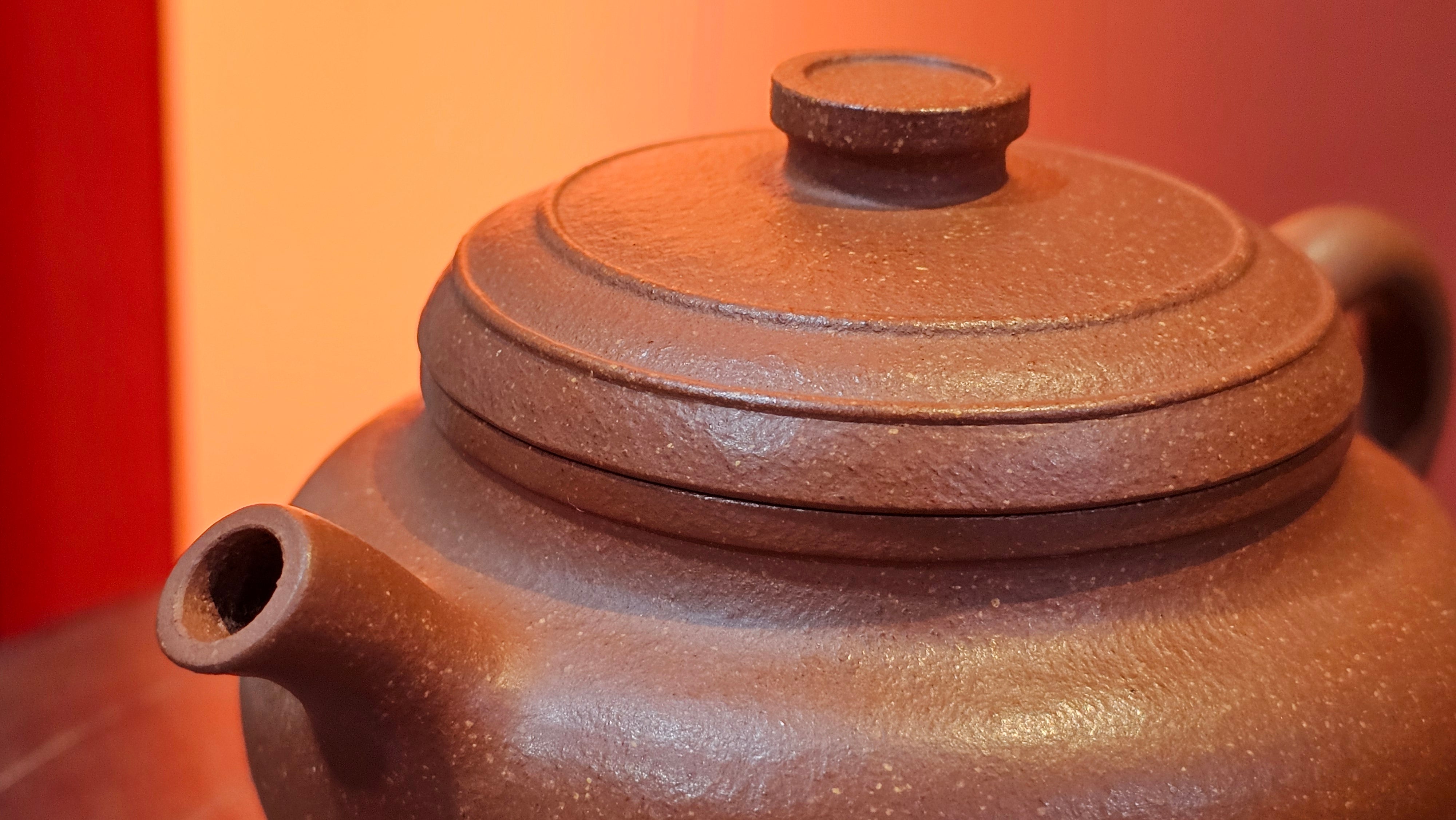 Song Jin Hu《颂金壶》, 151.4ml, Hong Jiang Po Ni 红降坡泥, by Craftsman Chen Gui Zhi 陈桂枝。(Red JiangPoNi rarer than Yellow JiangPoNi, XiaoMeiYao & ZhaoZhuang ZhuNi) ~ Congratulations!to Mr A.C.! 0130hrs 1st Nov 2025, Seattle! WA!