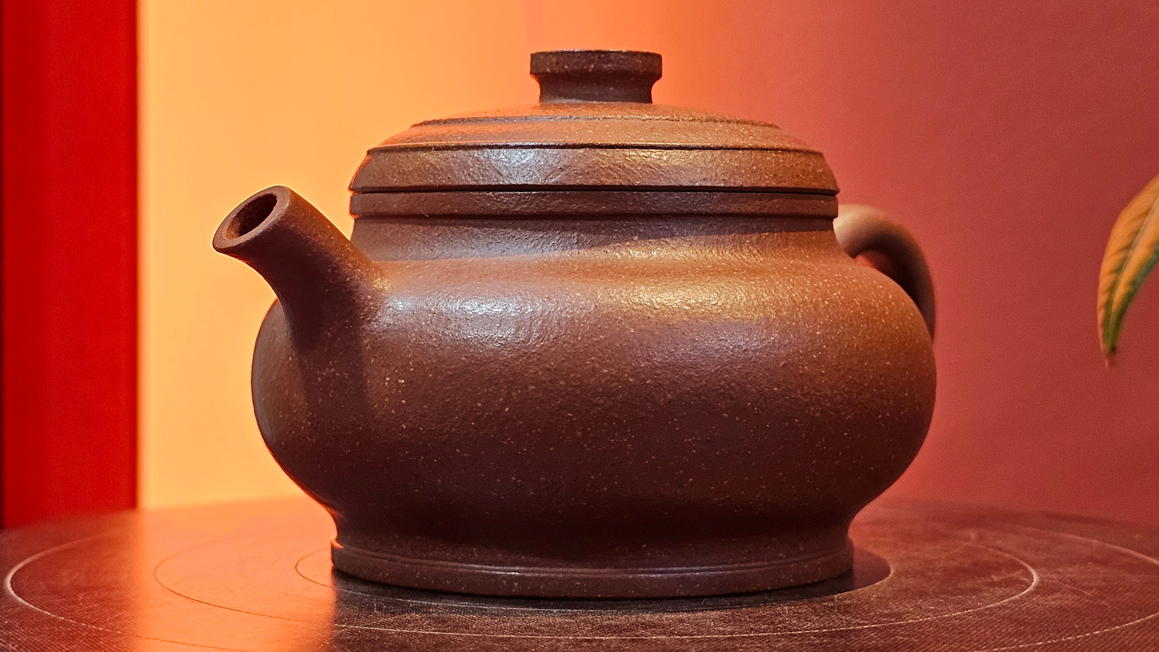 Song Jin Hu《颂金壶》, 151.4ml, Hong Jiang Po Ni 红降坡泥, by Craftsman Chen Gui Zhi 陈桂枝。(Red JiangPoNi rarer than Yellow JiangPoNi, XiaoMeiYao & ZhaoZhuang ZhuNi) ~ Congratulations!to Mr A.C.! 0130hrs 1st Nov 2025, Seattle! WA!