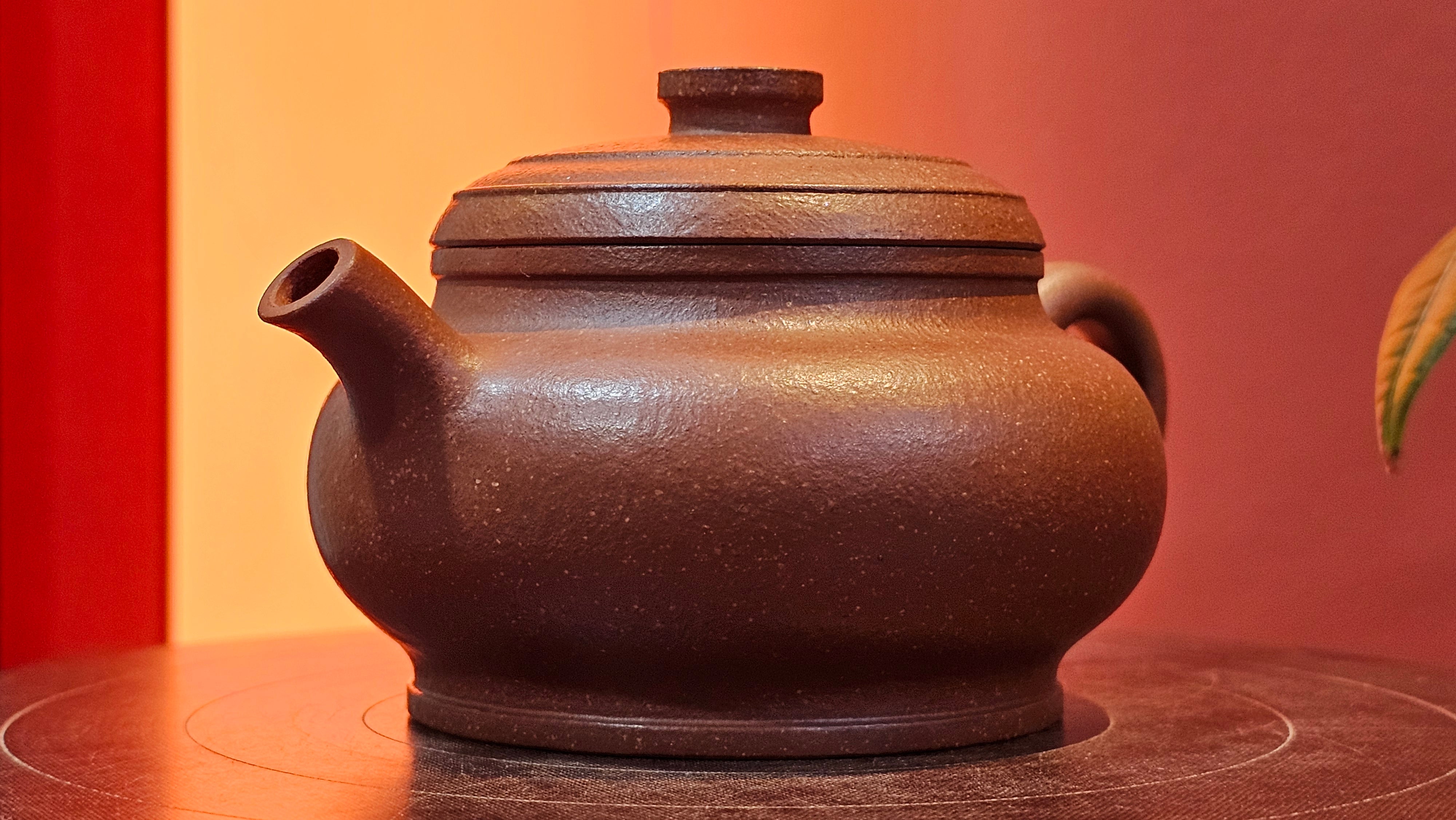 Song Jin Hu《颂金壶》, 151.4ml, Hong Jiang Po Ni 红降坡泥, by Craftsman Chen Gui Zhi 陈桂枝。(Red JiangPoNi rarer than Yellow JiangPoNi, XiaoMeiYao & ZhaoZhuang ZhuNi) ~ Congratulations!to Mr A.C.! 0130hrs 1st Nov 2025, Seattle! WA!