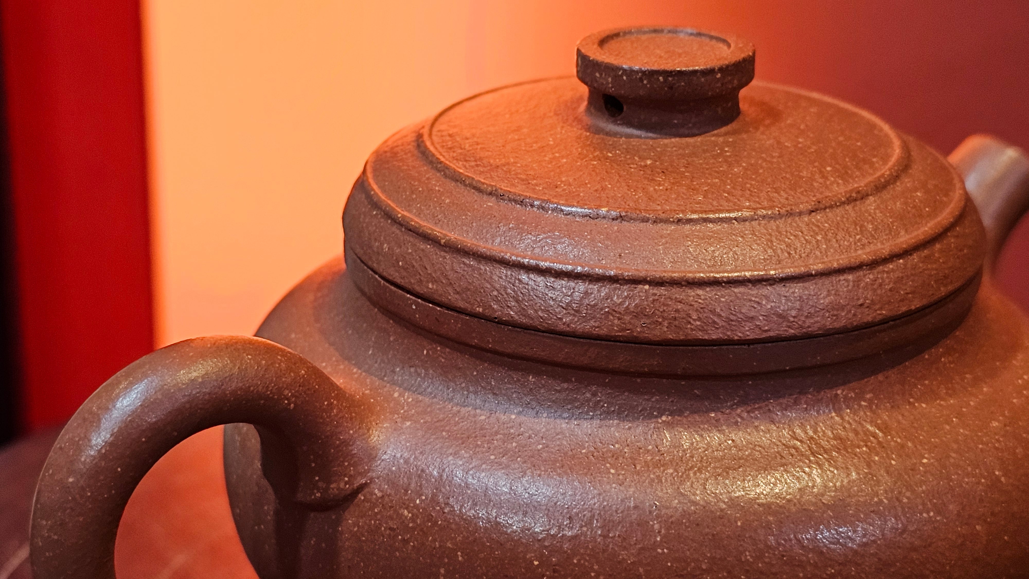 Song Jin Hu《颂金壶》, 151.4ml, Hong Jiang Po Ni 红降坡泥, by Craftsman Chen Gui Zhi 陈桂枝。(Red JiangPoNi rarer than Yellow JiangPoNi, XiaoMeiYao & ZhaoZhuang ZhuNi) ~ Congratulations!to Mr A.C.! 0130hrs 1st Nov 2025, Seattle! WA!