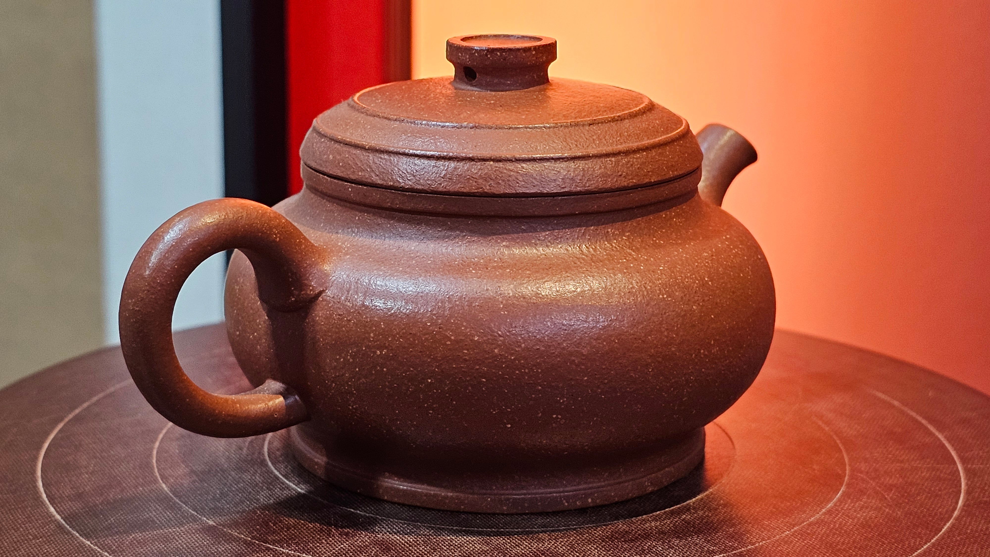 Song Jin Hu《颂金壶》, 151.4ml, Hong Jiang Po Ni 红降坡泥, by Craftsman Chen Gui Zhi 陈桂枝。(Red JiangPoNi rarer than Yellow JiangPoNi, XiaoMeiYao & ZhaoZhuang ZhuNi) ~ Congratulations!to Mr A.C.! 0130hrs 1st Nov 2025, Seattle! WA!