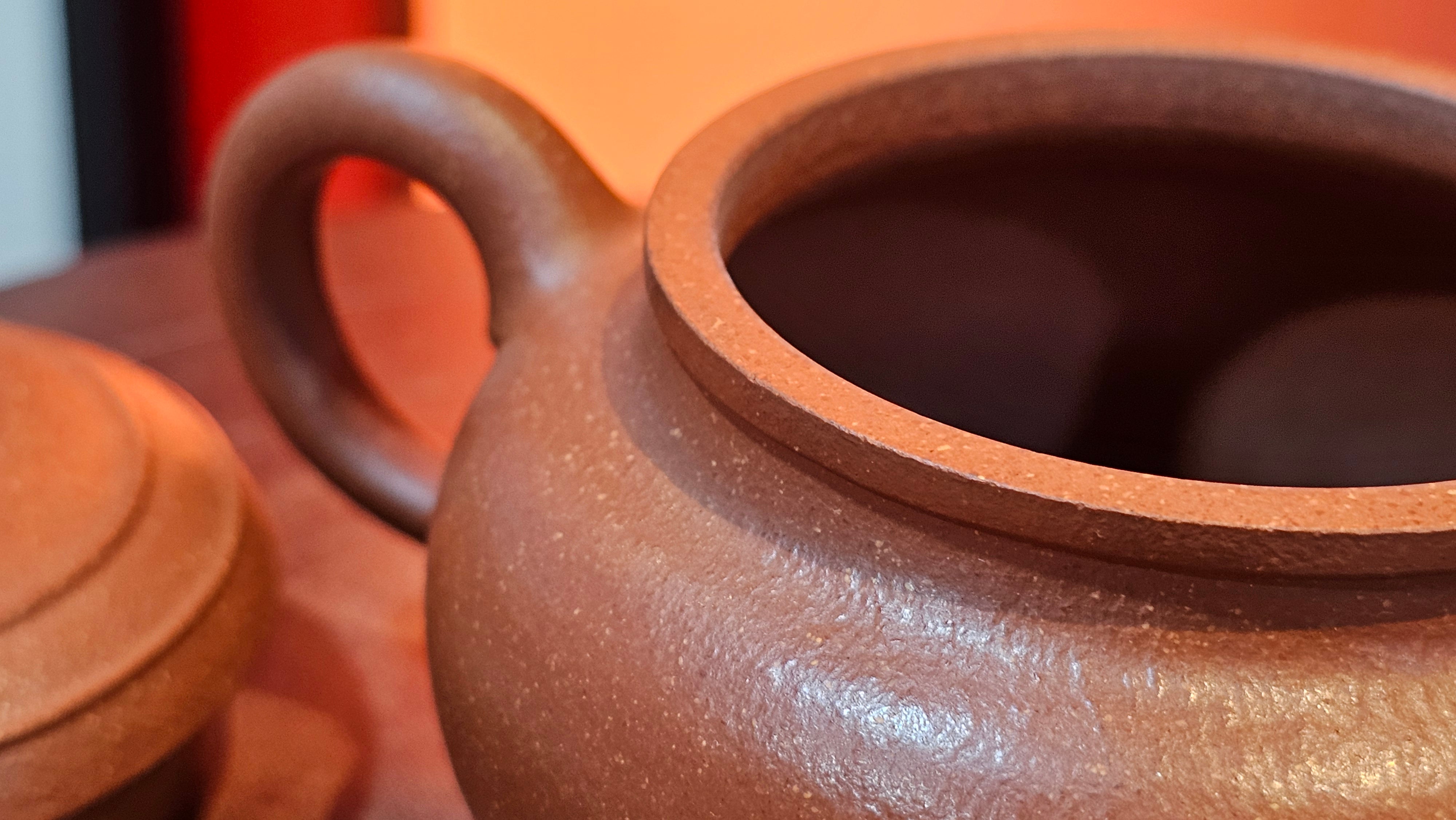 Song Jin Hu《颂金壶》, 151.4ml, Hong Jiang Po Ni 红降坡泥, by Craftsman Chen Gui Zhi 陈桂枝。(Red JiangPoNi rarer than Yellow JiangPoNi, XiaoMeiYao & ZhaoZhuang ZhuNi) ~ Congratulations!to Mr A.C.! 0130hrs 1st Nov 2025, Seattle! WA!