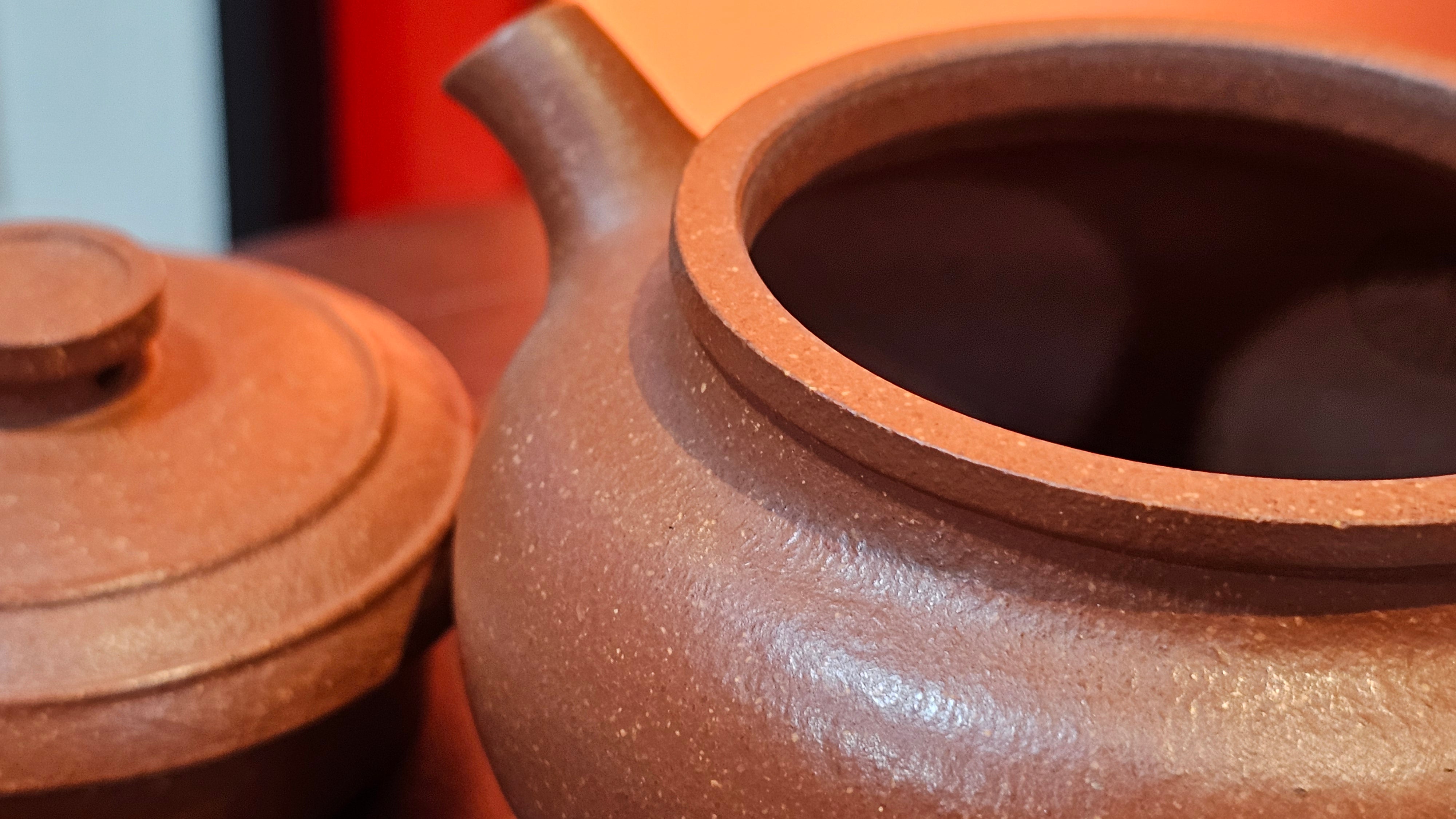 Song Jin Hu《颂金壶》, 151.4ml, Hong Jiang Po Ni 红降坡泥, by Craftsman Chen Gui Zhi 陈桂枝。(Red JiangPoNi rarer than Yellow JiangPoNi, XiaoMeiYao & ZhaoZhuang ZhuNi) ~ Congratulations!to Mr A.C.! 0130hrs 1st Nov 2025, Seattle! WA!