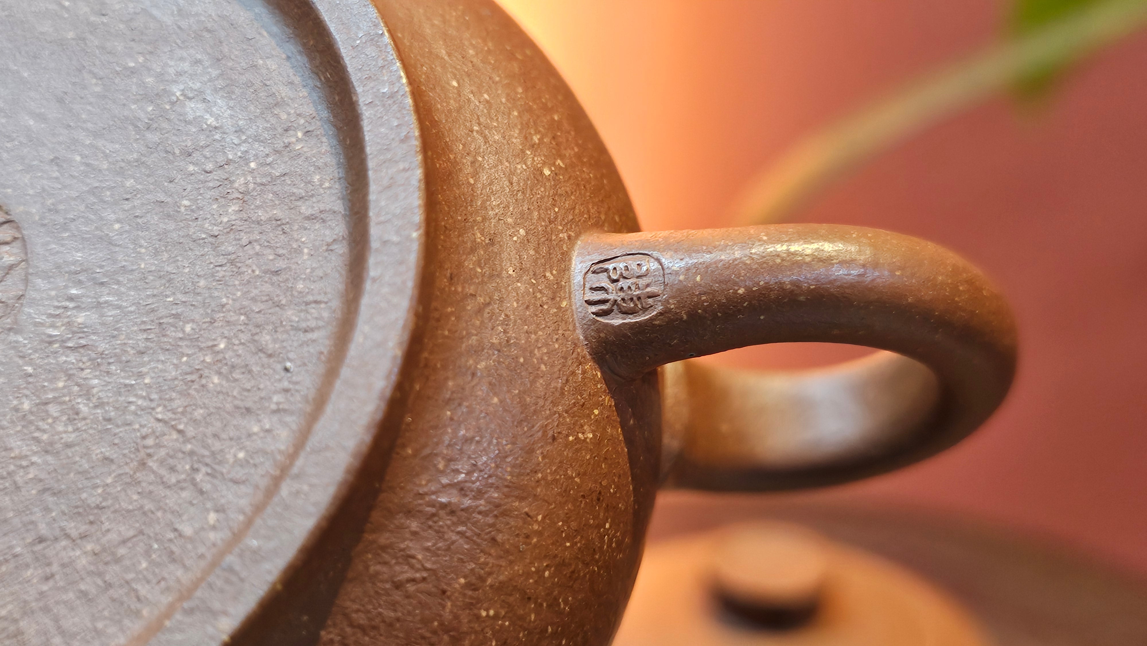 Song Jin Hu《颂金壶》, 151.4ml, Hong Jiang Po Ni 红降坡泥, by Craftsman Chen Gui Zhi 陈桂枝。(Red JiangPoNi rarer than Yellow JiangPoNi, XiaoMeiYao & ZhaoZhuang ZhuNi) ~ Congratulations!to Mr A.C.! 0130hrs 1st Nov 2025, Seattle! WA!