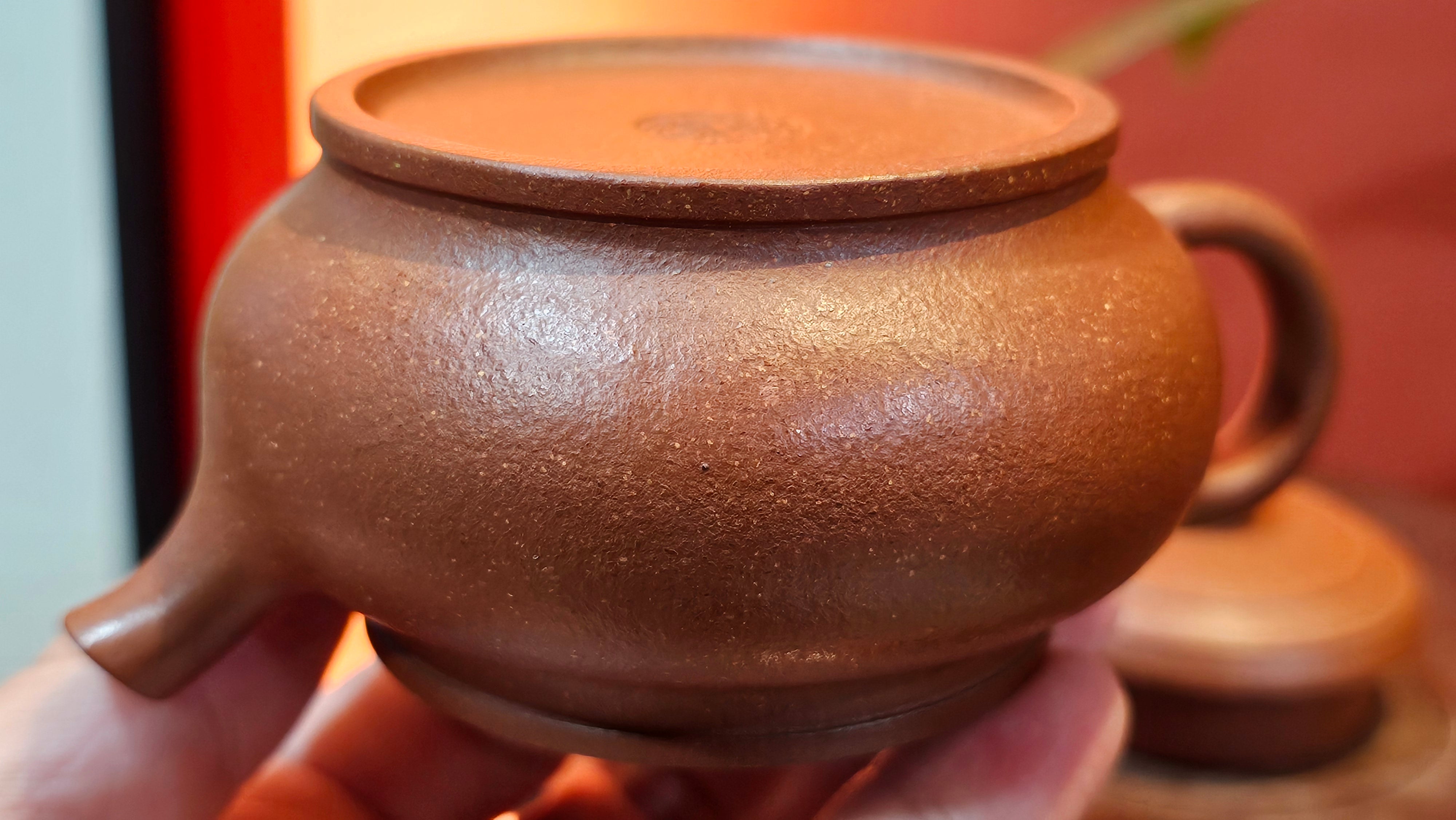 Song Jin Hu《颂金壶》, 151.4ml, Hong Jiang Po Ni 红降坡泥, by Craftsman Chen Gui Zhi 陈桂枝。(Red JiangPoNi rarer than Yellow JiangPoNi, XiaoMeiYao & ZhaoZhuang ZhuNi) ~ Congratulations!to Mr A.C.! 0130hrs 1st Nov 2025, Seattle! WA!