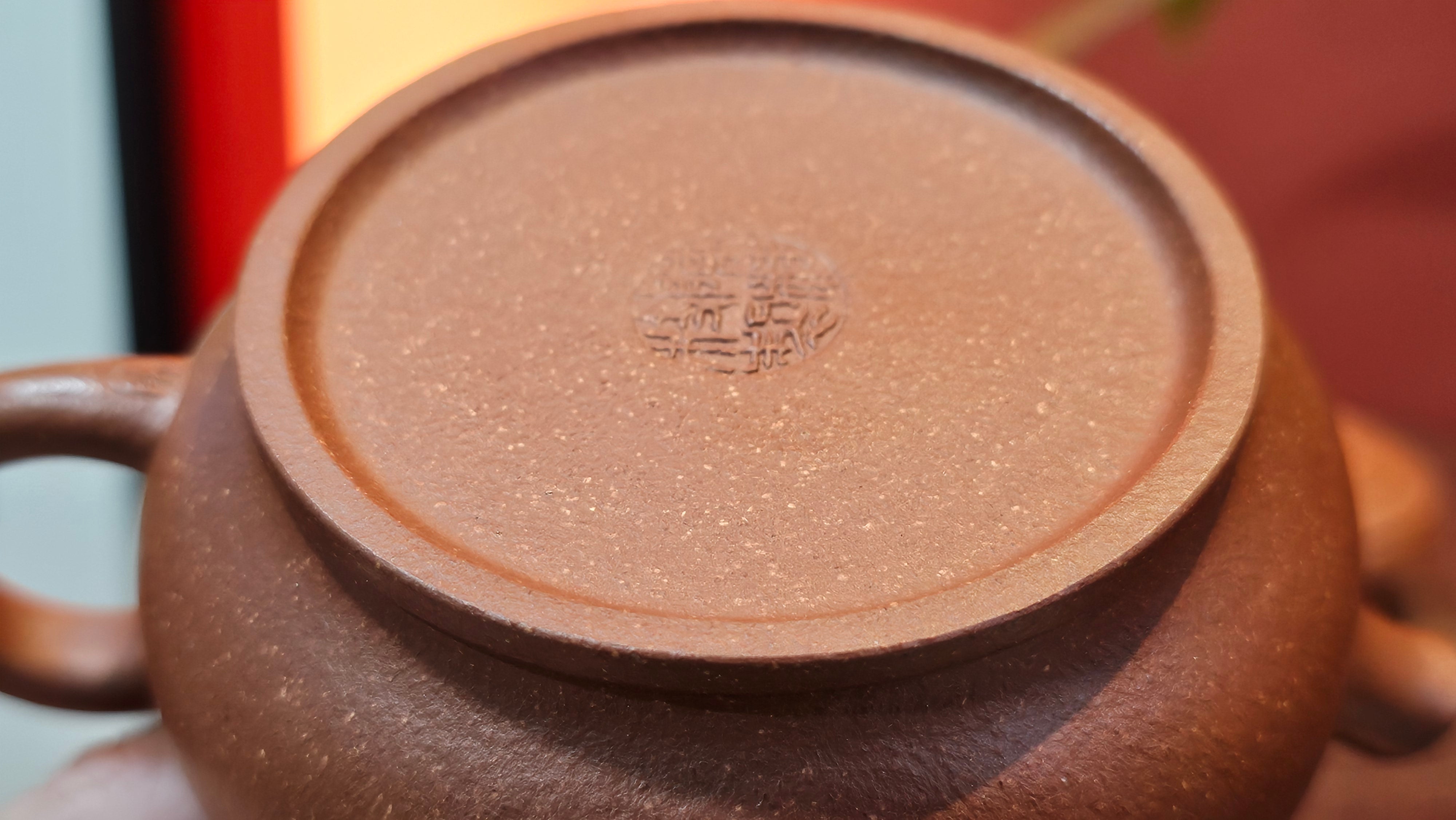 Song Jin Hu《颂金壶》, 151.4ml, Hong Jiang Po Ni 红降坡泥, by Craftsman Chen Gui Zhi 陈桂枝。(Red JiangPoNi rarer than Yellow JiangPoNi, XiaoMeiYao & ZhaoZhuang ZhuNi) ~ Congratulations!to Mr A.C.! 0130hrs 1st Nov 2025, Seattle! WA!