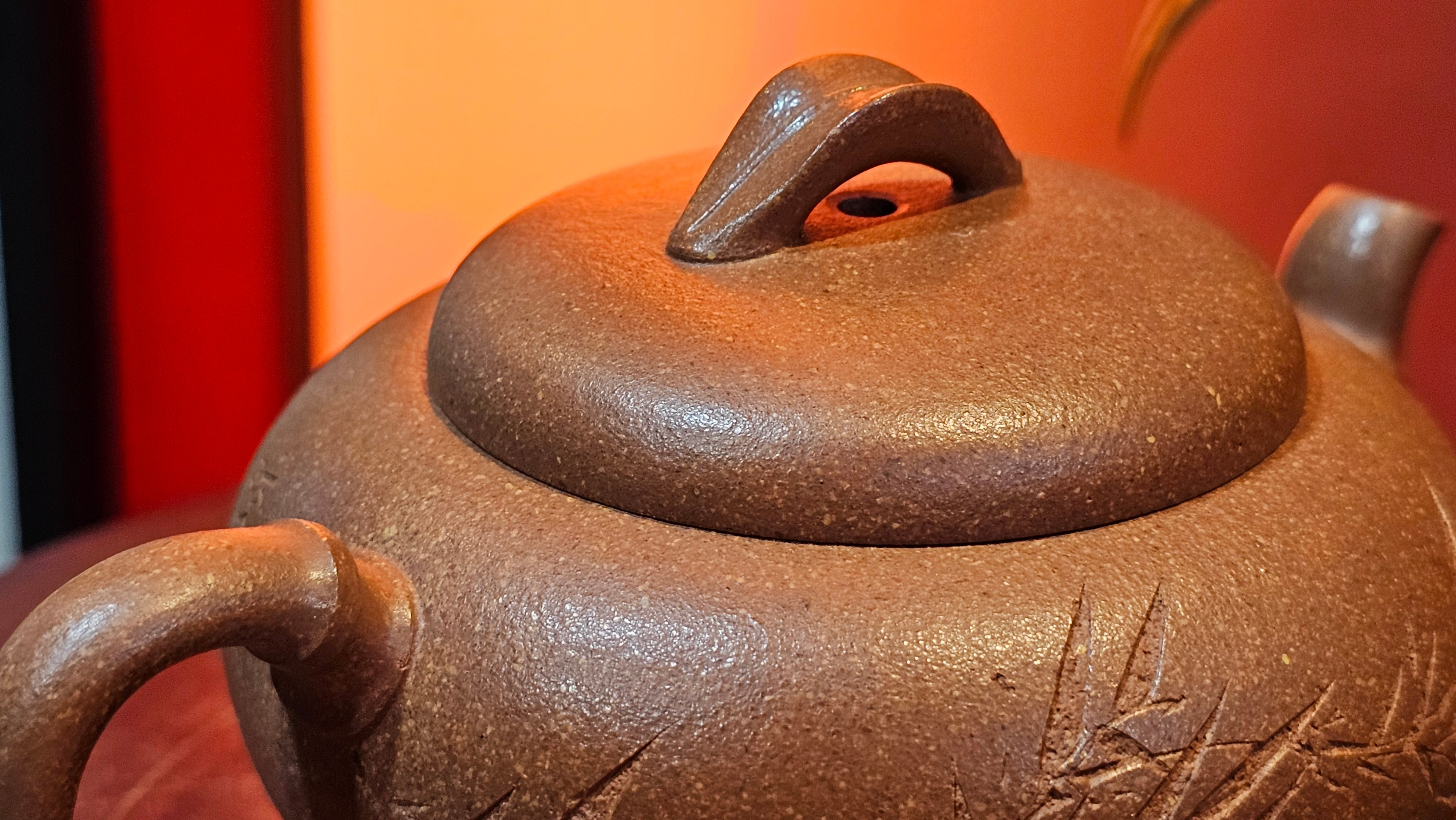 《一叶知秋》Yi Ye Zhi Qiu ~ "The Autumn Leaf", 166.5ml, Bao Shan Duan Ni 宝山段泥, by our Craftsman Zhang Huan 张欢, Bamboo and Calligraphy Engraving by Craftsman Yi Cheng 逸成 ~!Congratulations to Mr A.A.! 1006hrs 15th Oct 2025, Port Franks! Canada🇨🇦.