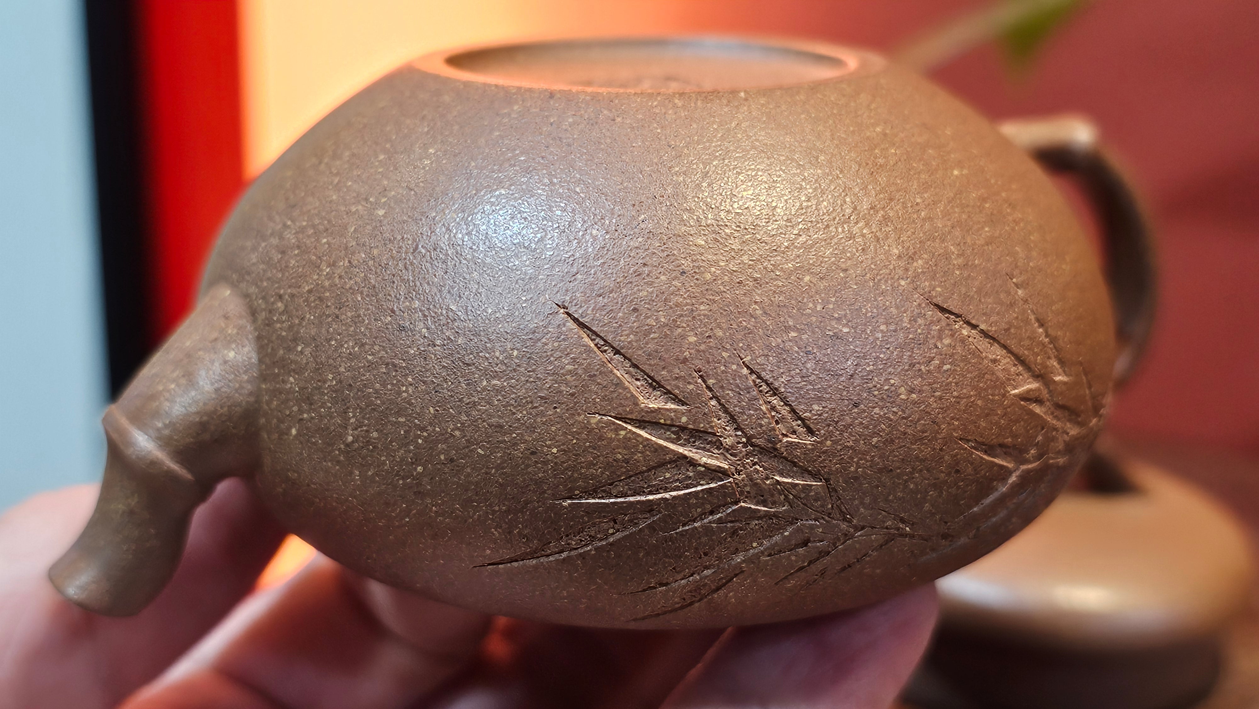 《一叶知秋》Yi Ye Zhi Qiu ~ "The Autumn Leaf", 166.5ml, Bao Shan Duan Ni 宝山段泥, by our Craftsman Zhang Huan 张欢, Bamboo and Calligraphy Engraving by Craftsman Yi Cheng 逸成 ~!Congratulations to Mr A.A.! 1006hrs 15th Oct 2025, Port Franks! Canada🇨🇦.