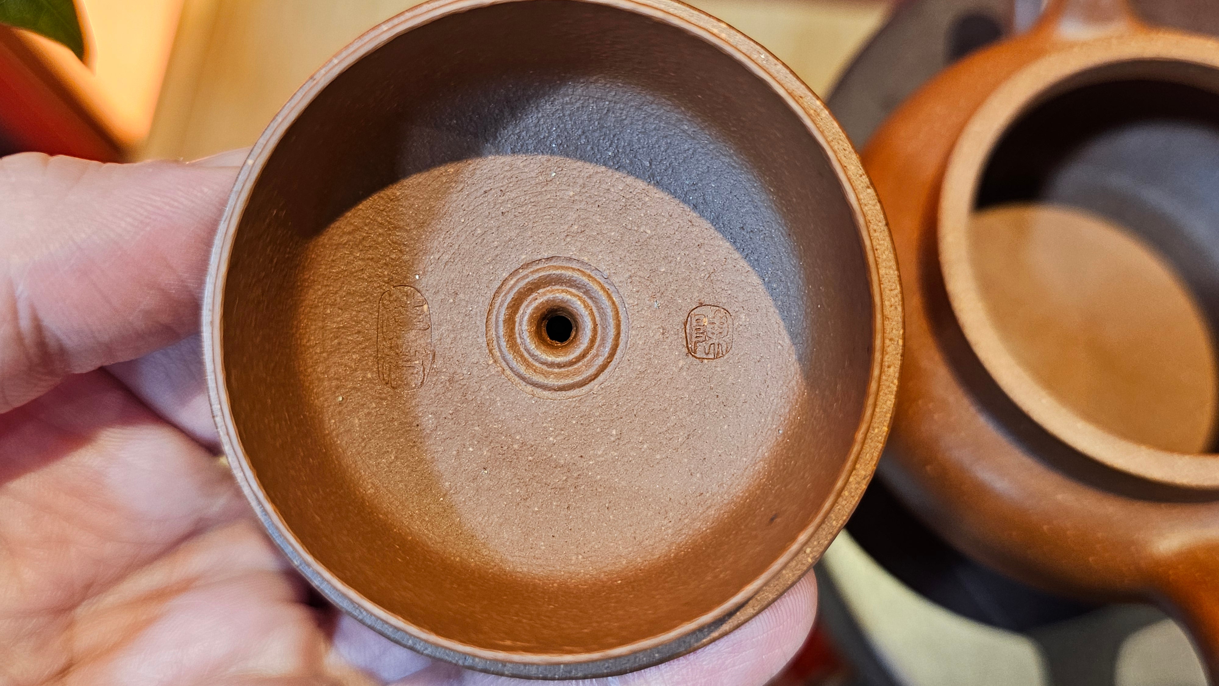 Song Jin Hu《颂金壶》, 151.4ml, Hong Jiang Po Ni 红降坡泥, by Craftsman Chen Gui Zhi 陈桂枝。(Red JiangPoNi rarer than Yellow JiangPoNi, XiaoMeiYao & ZhaoZhuang ZhuNi) ~ Congratulations!to Mr A.C.! 0130hrs 1st Nov 2025, Seattle! WA!