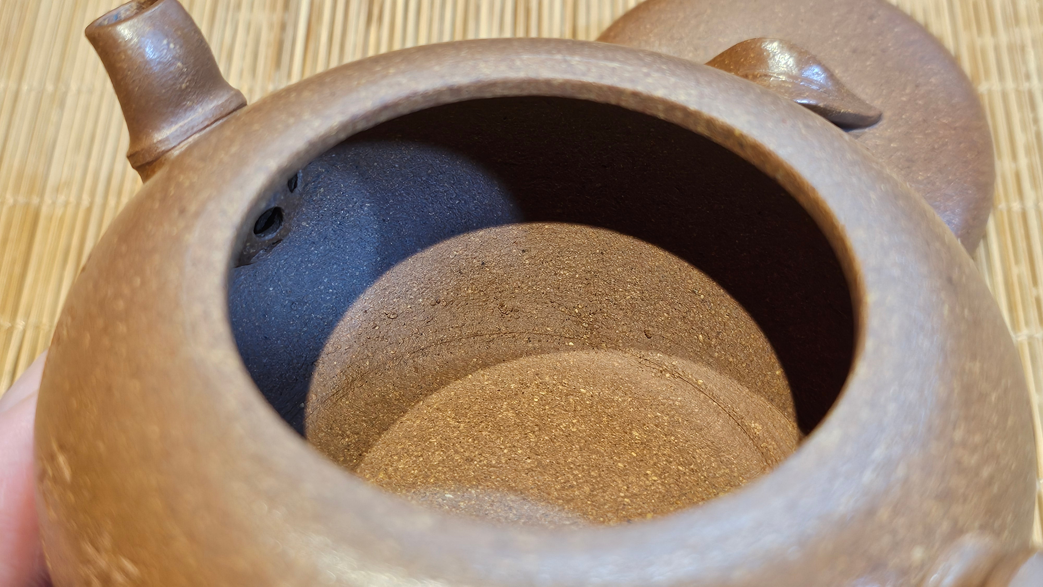 《一叶知秋》Yi Ye Zhi Qiu ~ "The Autumn Leaf", 166.5ml, Bao Shan Duan Ni 宝山段泥, by our Craftsman Zhang Huan 张欢, Bamboo and Calligraphy Engraving by Craftsman Yi Cheng 逸成 ~!Congratulations to Mr A.A.! 1006hrs 15th Oct 2025, Port Franks! Canada🇨🇦.