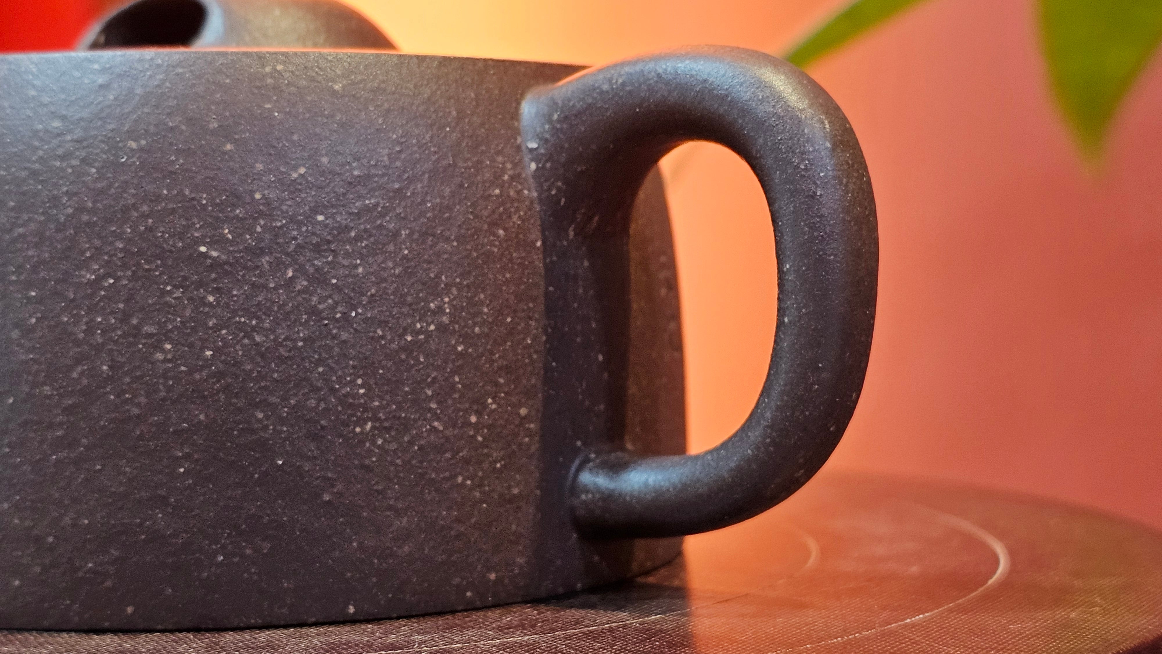 Niu Gai Jing Lan《牛盖井栏》, 165.1ml, Hei Zi Ni 黑紫泥, with Chinese Bronze Age Patterns~Engraving Art 青铜器纹样~刻绘, by our Craftsman Zhang Huan 张欢 ~ Congratulations!to Mr R.D.K., 0831hrs 15th Oct 2025, Montréal! Canada🇨🇦.