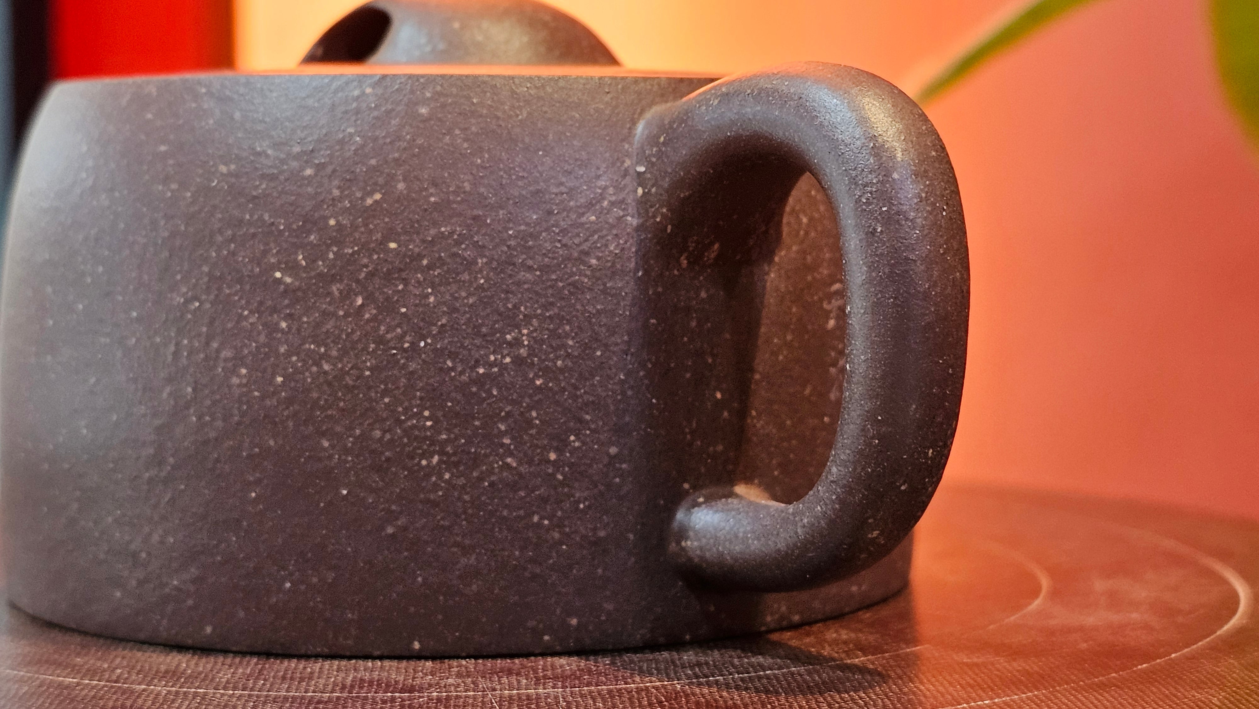 Niu Gai Jing Lan《牛盖井栏》, 165.1ml, Hei Zi Ni 黑紫泥, with Chinese Bronze Age Patterns~Engraving Art 青铜器纹样~刻绘, by our Craftsman Zhang Huan 张欢 ~ Congratulations!to Mr R.D.K., 0831hrs 15th Oct 2025, Montréal! Canada🇨🇦.