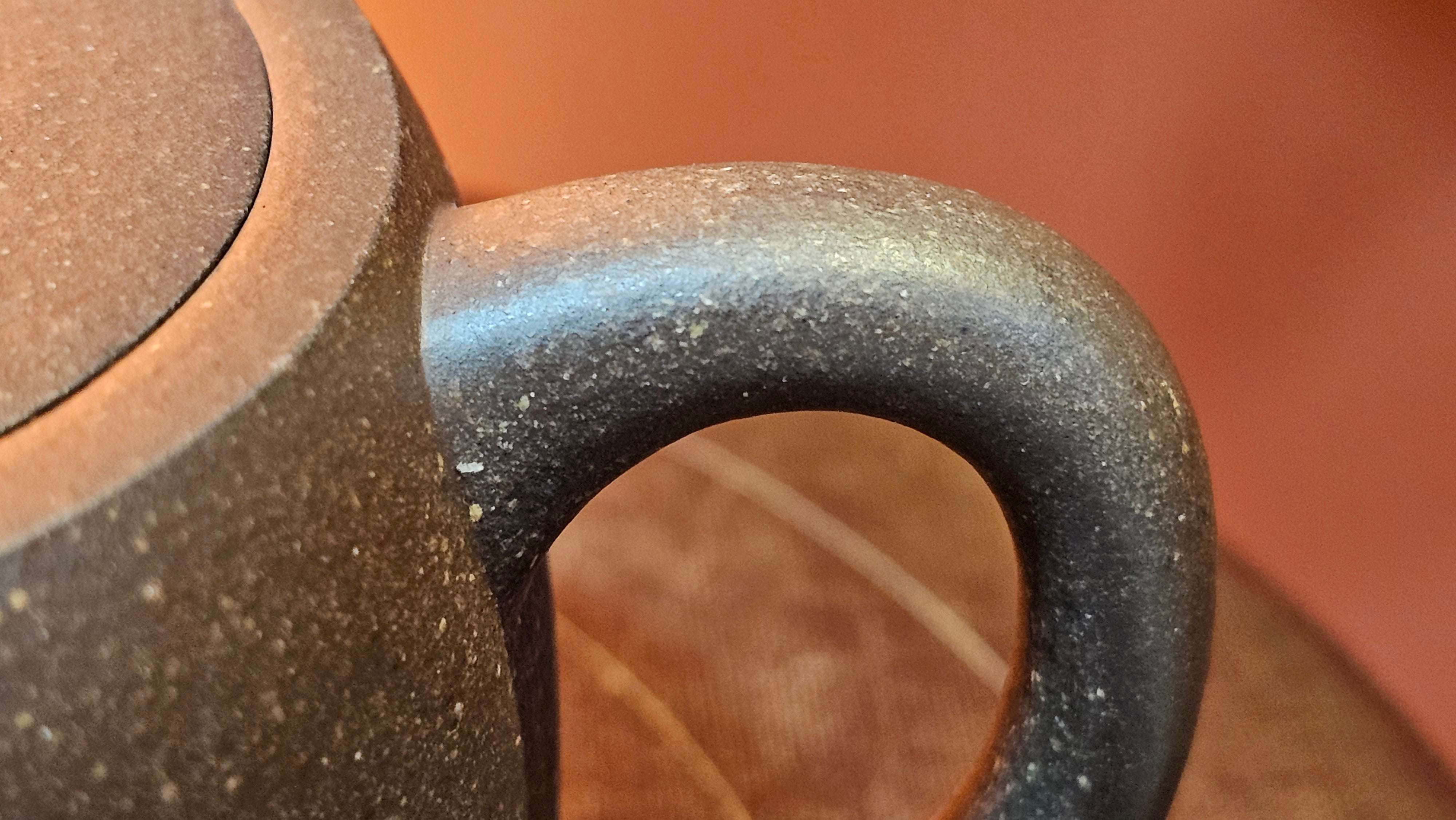 Niu Gai Jing Lan《牛盖井栏》, 165.1ml, Hei Zi Ni 黑紫泥, with Chinese Bronze Age Patterns~Engraving Art 青铜器纹样~刻绘, by our Craftsman Zhang Huan 张欢 ~ Congratulations!to Mr R.D.K., 0831hrs 15th Oct 2025, Montréal! Canada🇨🇦.