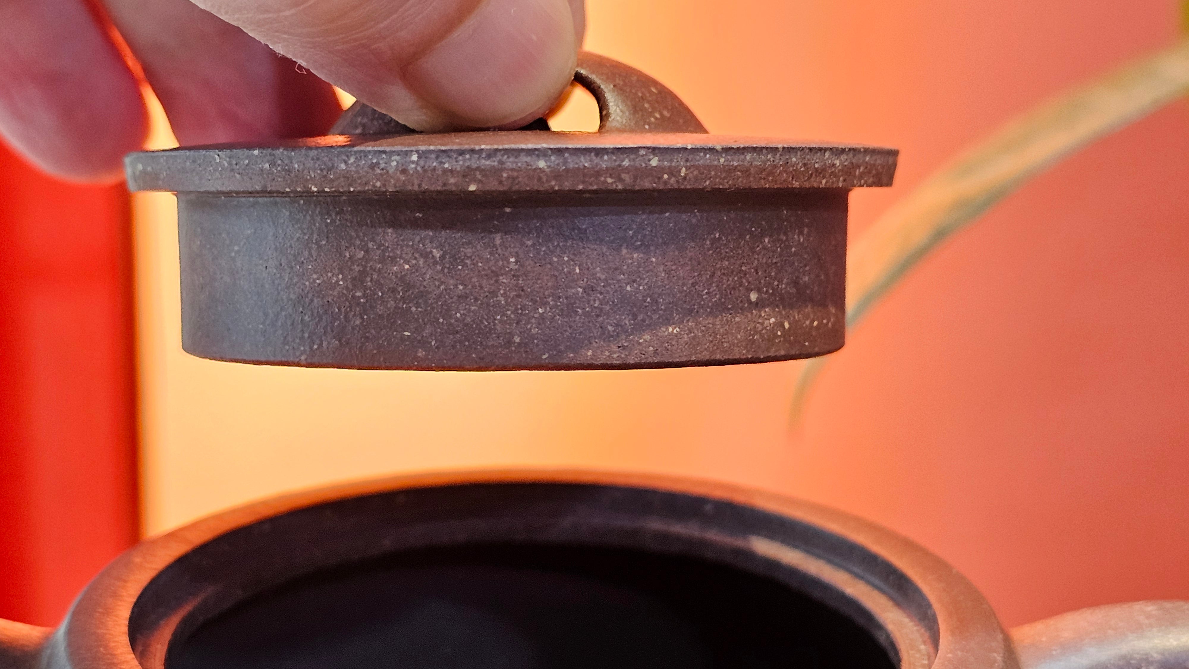 Niu Gai Jing Lan《牛盖井栏》, 165.1ml, Hei Zi Ni 黑紫泥, with Chinese Bronze Age Patterns~Engraving Art 青铜器纹样~刻绘, by our Craftsman Zhang Huan 张欢 ~ Congratulations!to Mr R.D.K., 0831hrs 15th Oct 2025, Montréal! Canada🇨🇦.