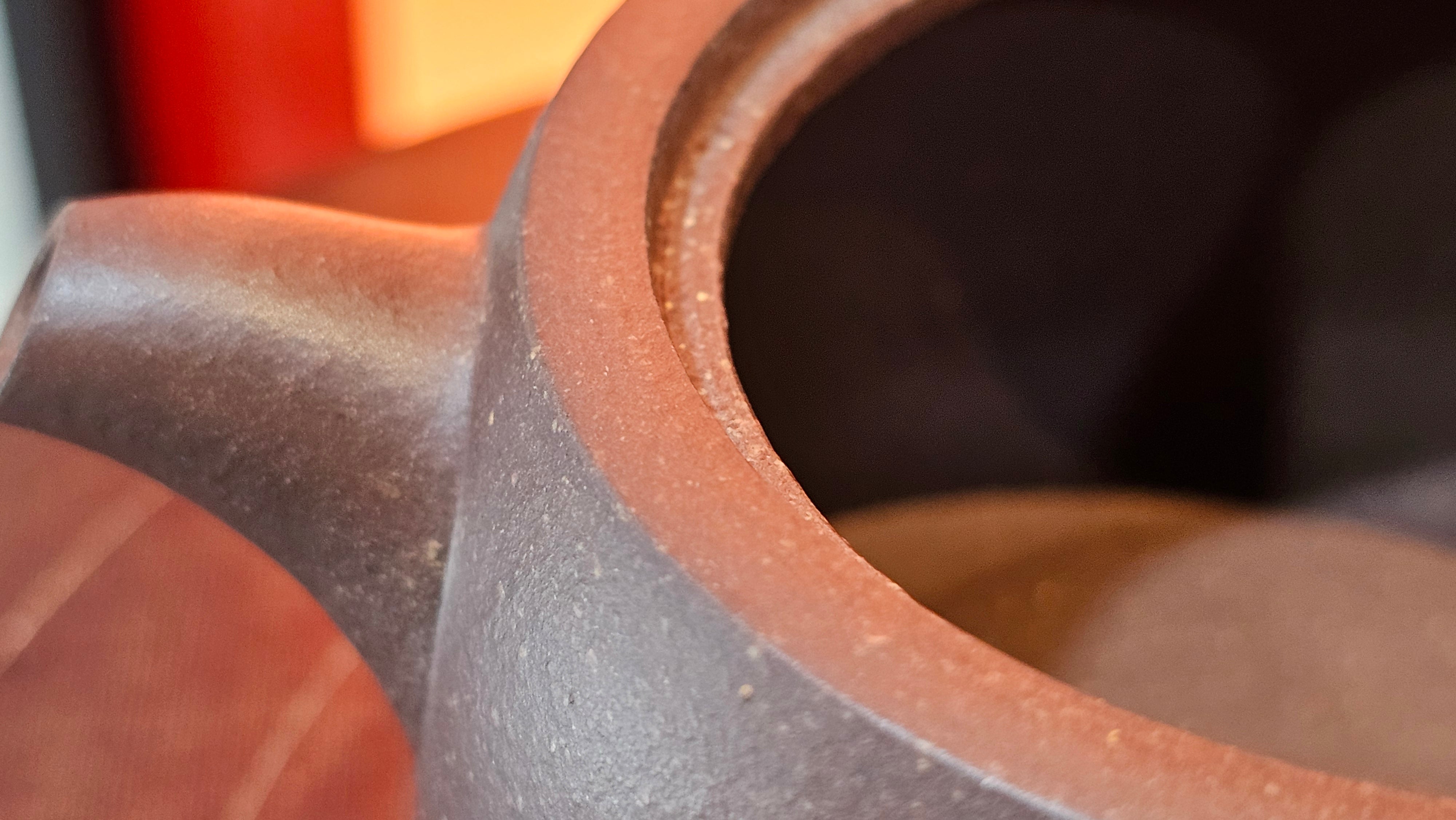 Niu Gai Jing Lan《牛盖井栏》, 165.1ml, Hei Zi Ni 黑紫泥, with Chinese Bronze Age Patterns~Engraving Art 青铜器纹样~刻绘, by our Craftsman Zhang Huan 张欢 ~ Congratulations!to Mr R.D.K., 0831hrs 15th Oct 2025, Montréal! Canada🇨🇦.