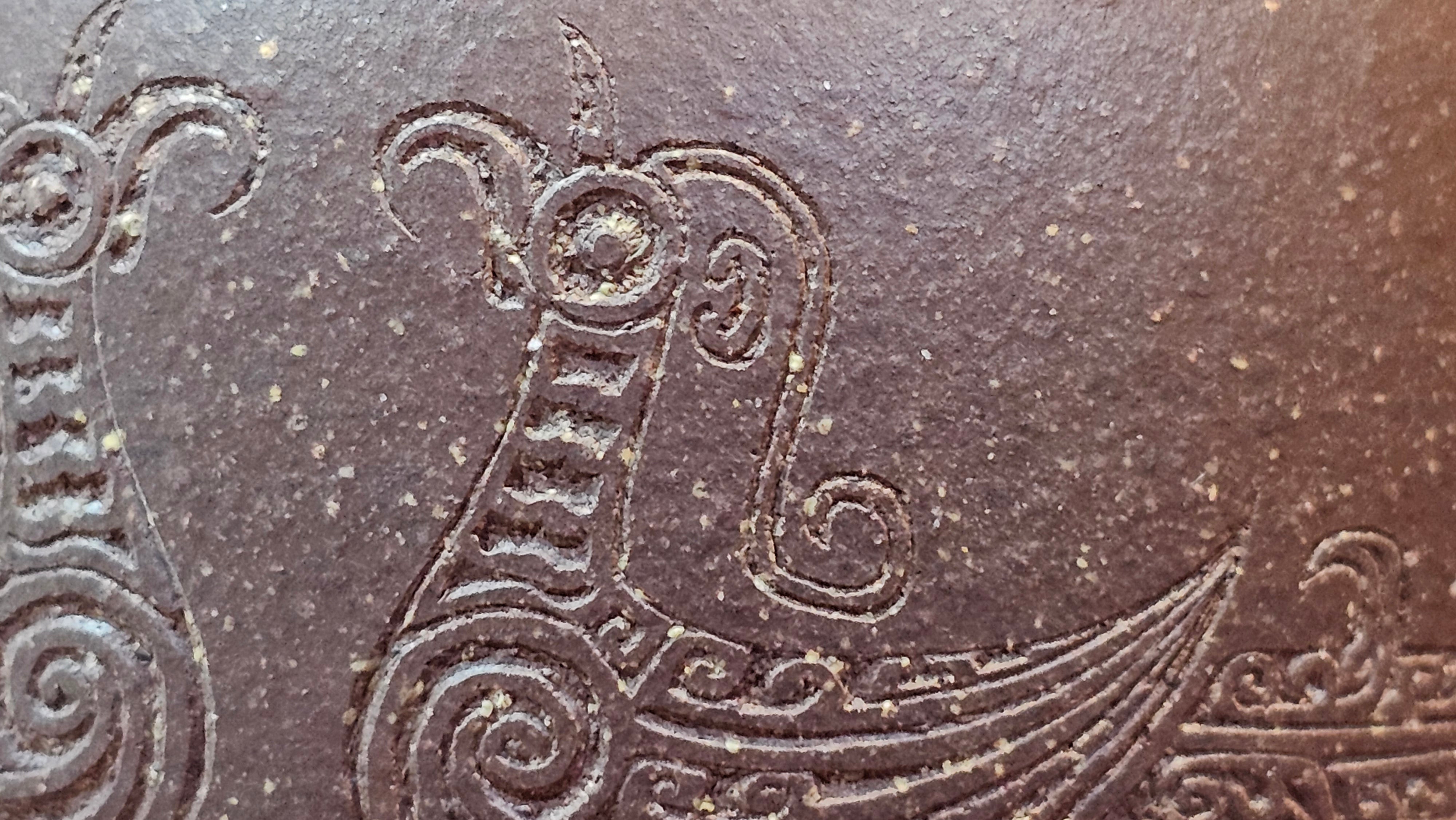 Niu Gai Jing Lan《牛盖井栏》, 165.1ml, Hei Zi Ni 黑紫泥, with Chinese Bronze Age Patterns~Engraving Art 青铜器纹样~刻绘, by our Craftsman Zhang Huan 张欢 ~ Congratulations!to Mr R.D.K., 0831hrs 15th Oct 2025, Montréal! Canada🇨🇦.