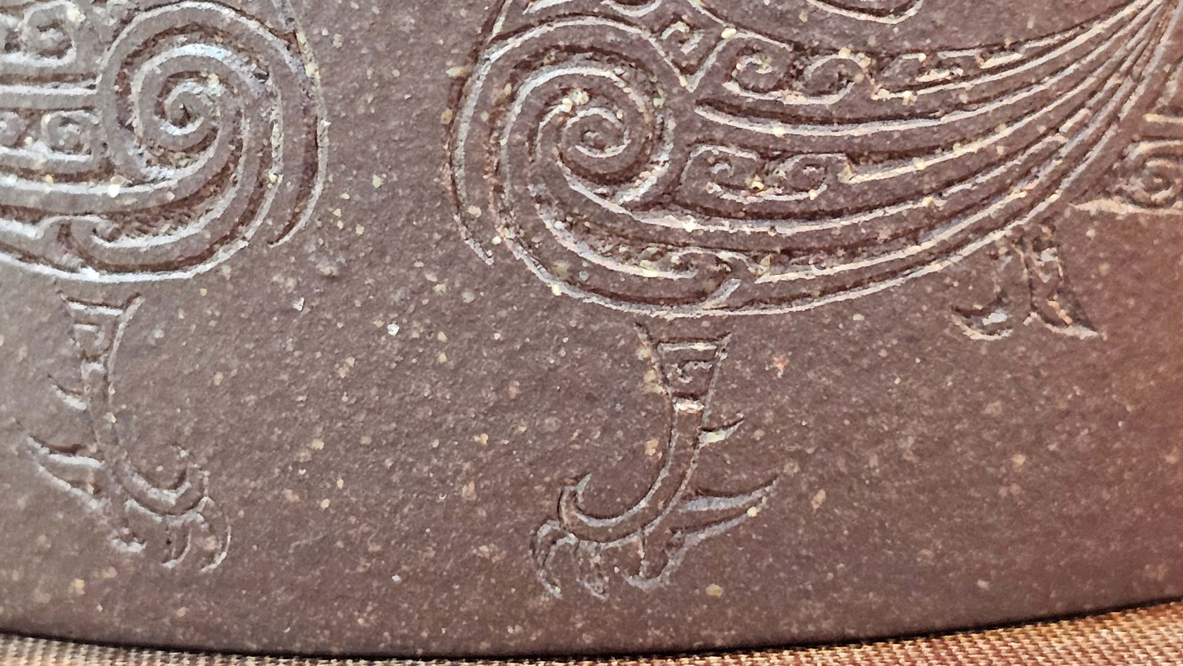 Niu Gai Jing Lan《牛盖井栏》, 165.1ml, Hei Zi Ni 黑紫泥, with Chinese Bronze Age Patterns~Engraving Art 青铜器纹样~刻绘, by our Craftsman Zhang Huan 张欢 ~ Congratulations!to Mr R.D.K., 0831hrs 15th Oct 2025, Montréal! Canada🇨🇦.