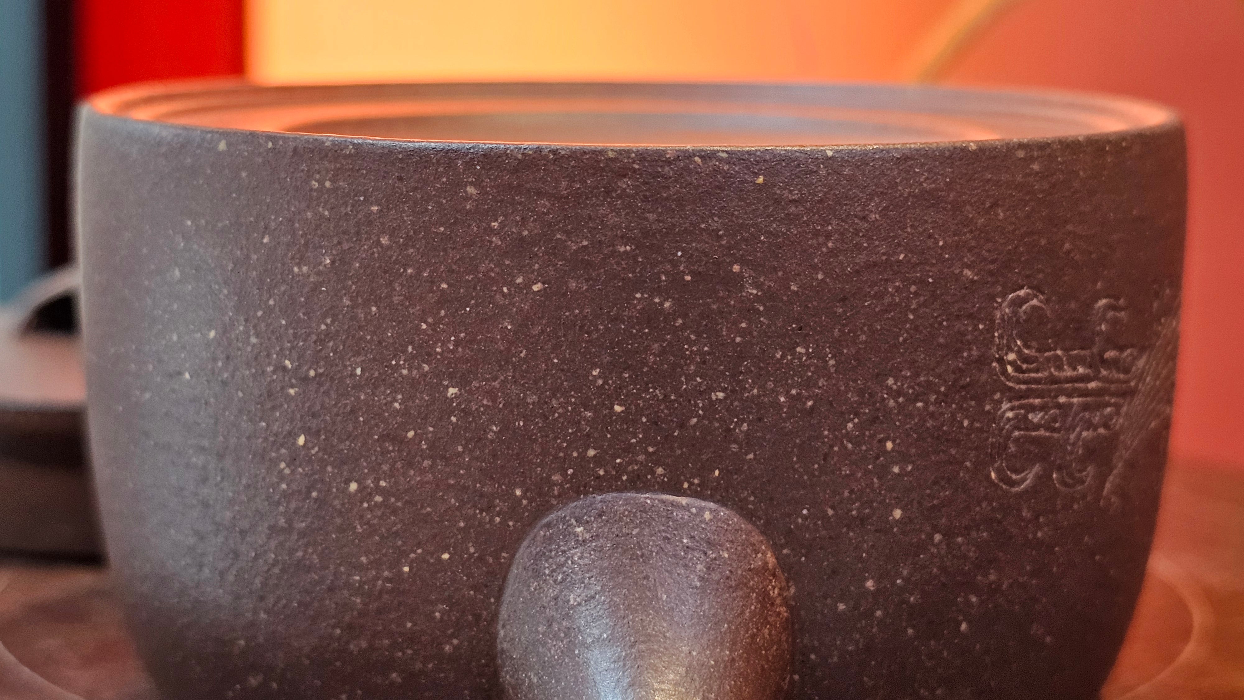 Niu Gai Jing Lan《牛盖井栏》, 165.1ml, Hei Zi Ni 黑紫泥, with Chinese Bronze Age Patterns~Engraving Art 青铜器纹样~刻绘, by our Craftsman Zhang Huan 张欢 ~ Congratulations!to Mr R.D.K., 0831hrs 15th Oct 2025, Montréal! Canada🇨🇦.