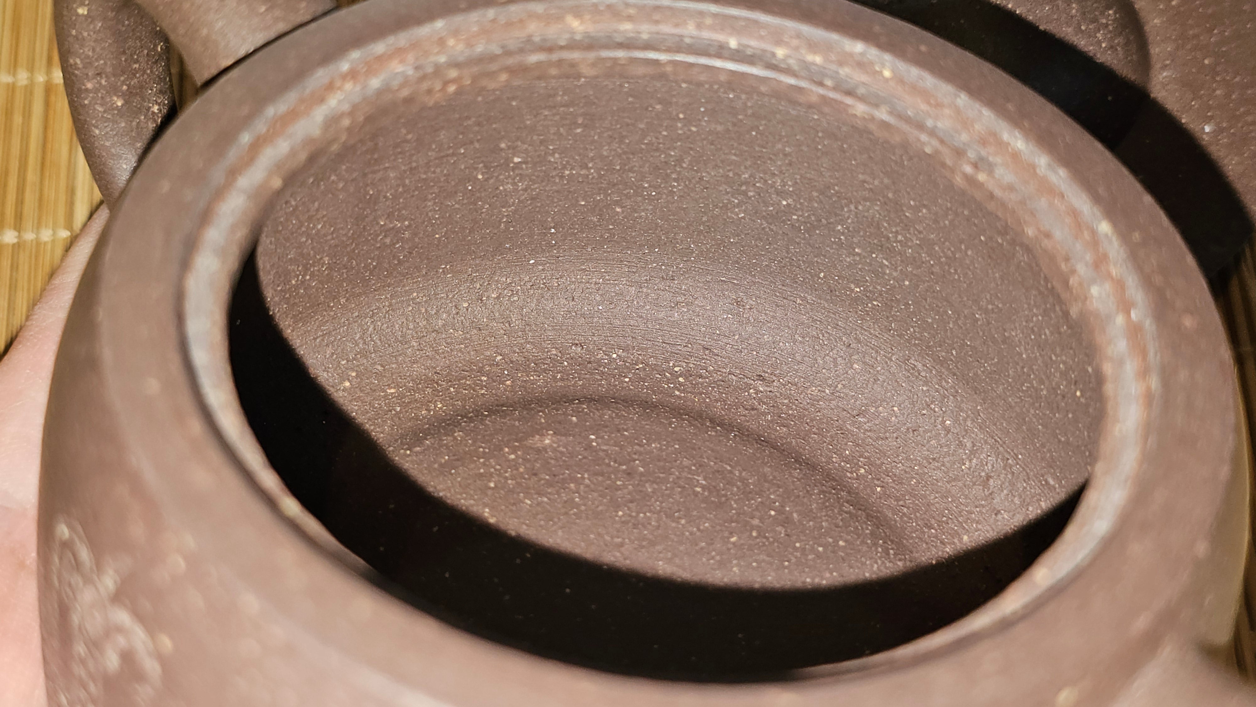 Niu Gai Jing Lan《牛盖井栏》, 165.1ml, Hei Zi Ni 黑紫泥, with Chinese Bronze Age Patterns~Engraving Art 青铜器纹样~刻绘, by our Craftsman Zhang Huan 张欢 ~ Congratulations!to Mr R.D.K., 0831hrs 15th Oct 2025, Montréal! Canada🇨🇦.