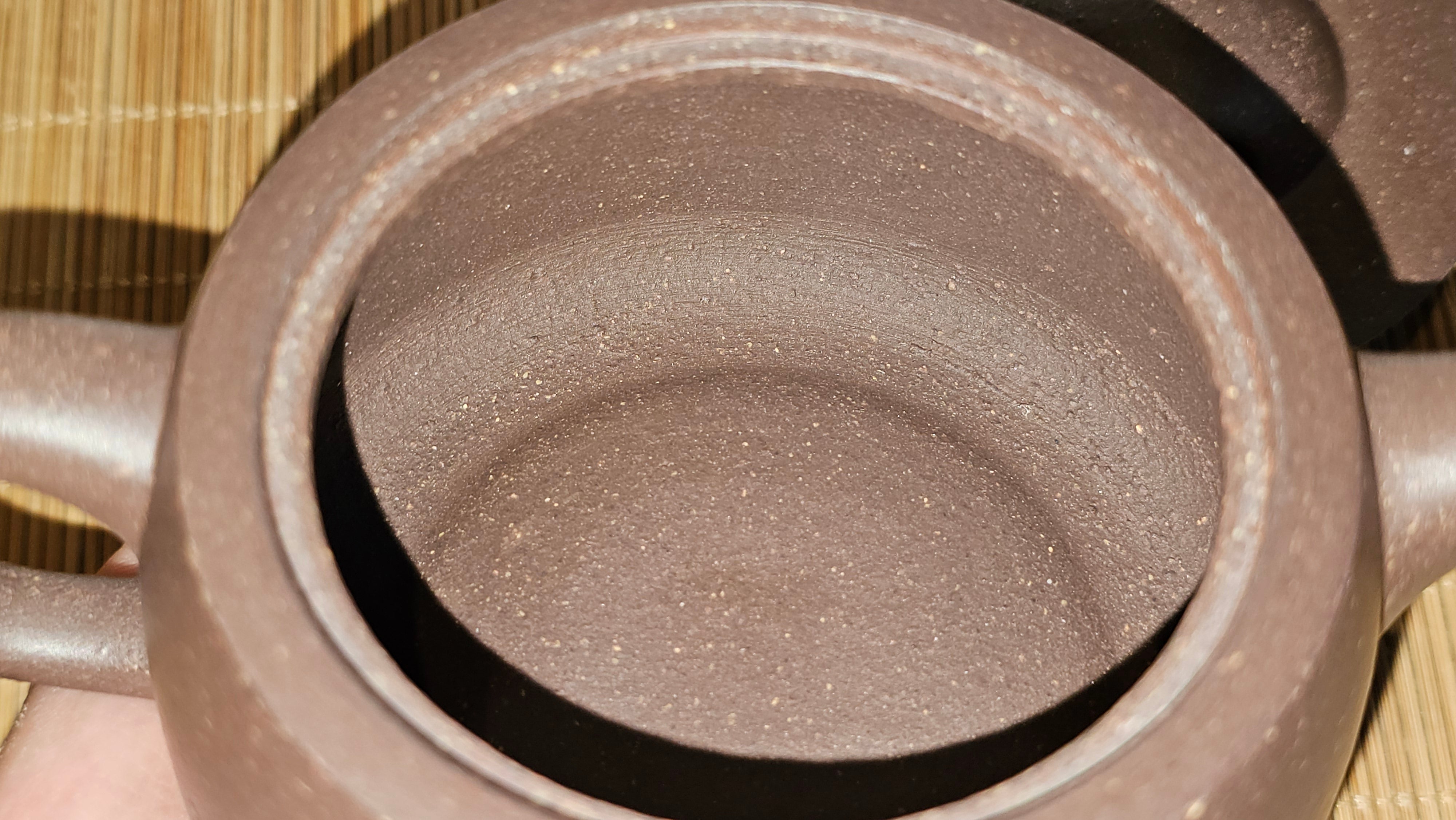 Niu Gai Jing Lan《牛盖井栏》, 165.1ml, Hei Zi Ni 黑紫泥, with Chinese Bronze Age Patterns~Engraving Art 青铜器纹样~刻绘, by our Craftsman Zhang Huan 张欢 ~ Congratulations!to Mr R.D.K., 0831hrs 15th Oct 2025, Montréal! Canada🇨🇦.