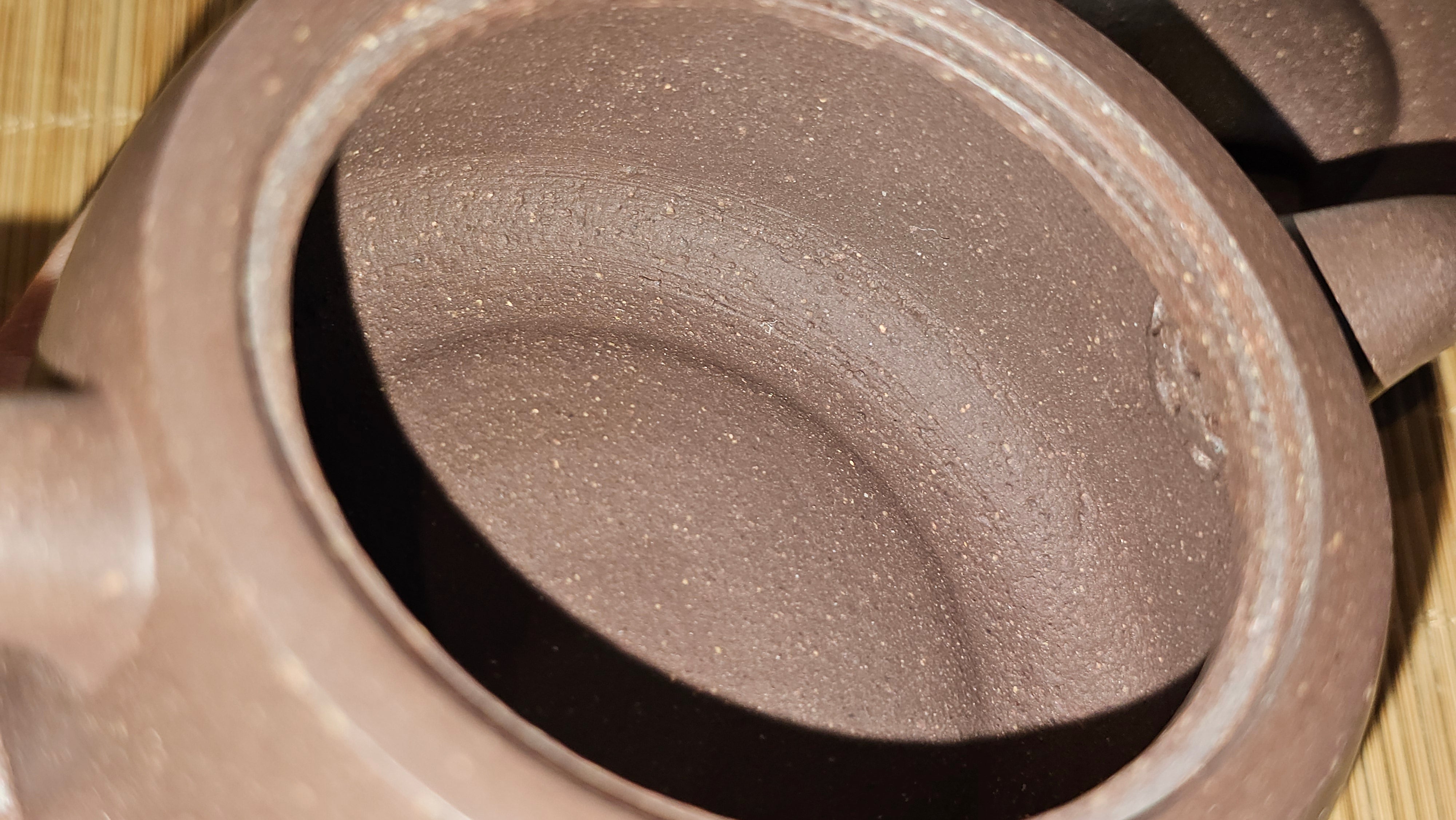 Niu Gai Jing Lan《牛盖井栏》, 165.1ml, Hei Zi Ni 黑紫泥, with Chinese Bronze Age Patterns~Engraving Art 青铜器纹样~刻绘, by our Craftsman Zhang Huan 张欢 ~ Congratulations!to Mr R.D.K., 0831hrs 15th Oct 2025, Montréal! Canada🇨🇦.