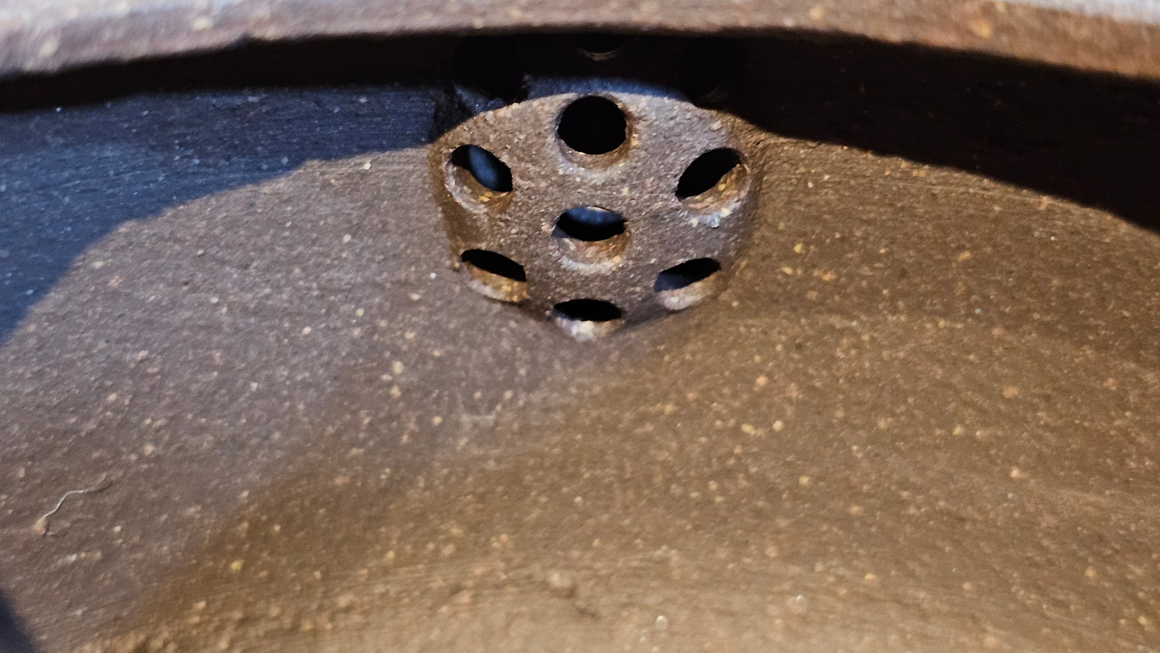 Niu Gai Jing Lan《牛盖井栏》, 165.1ml, Hei Zi Ni 黑紫泥, with Chinese Bronze Age Patterns~Engraving Art 青铜器纹样~刻绘, by our Craftsman Zhang Huan 张欢 ~ Congratulations!to Mr R.D.K., 0831hrs 15th Oct 2025, Montréal! Canada🇨🇦.