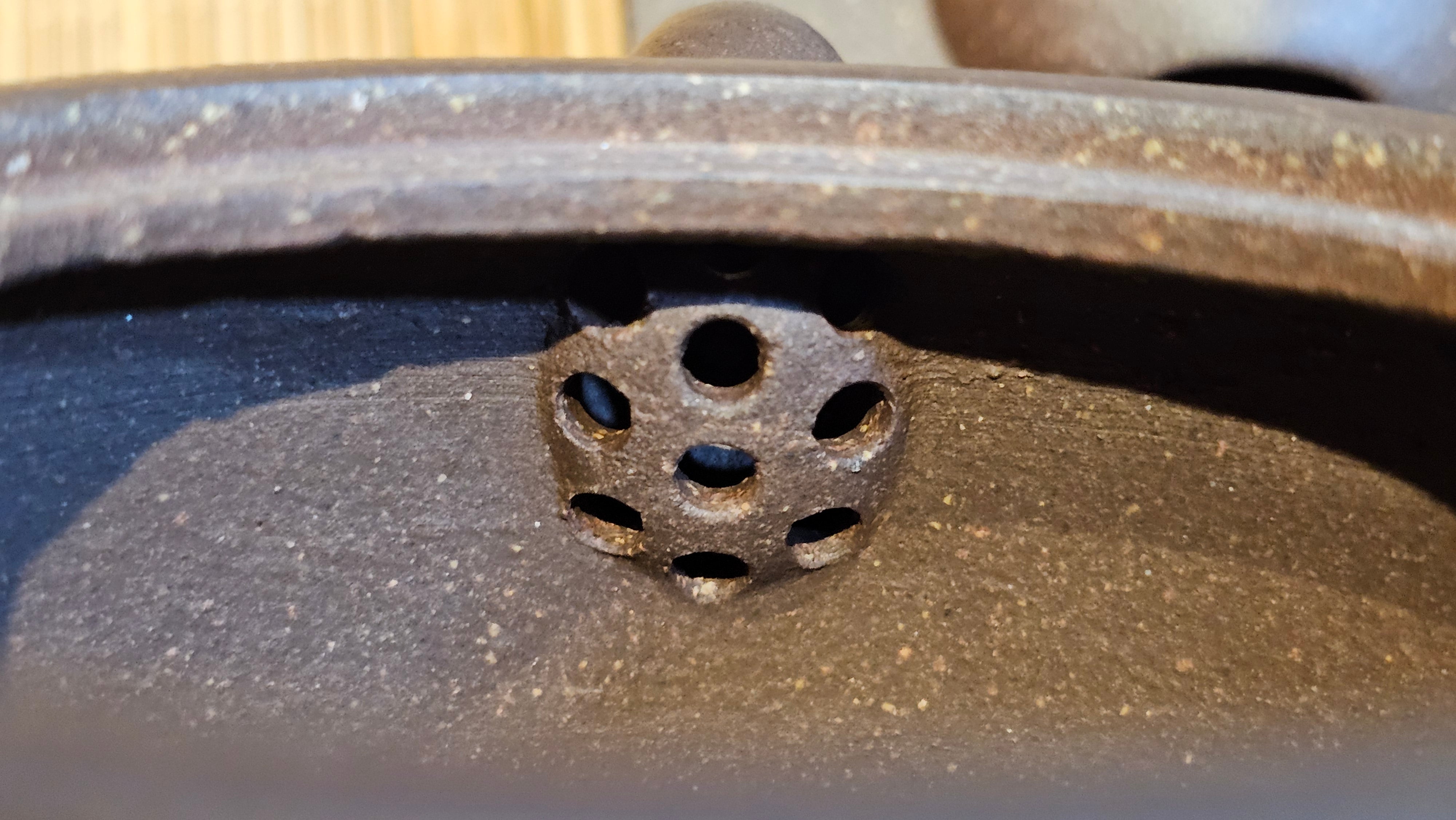 Niu Gai Jing Lan《牛盖井栏》, 165.1ml, Hei Zi Ni 黑紫泥, with Chinese Bronze Age Patterns~Engraving Art 青铜器纹样~刻绘, by our Craftsman Zhang Huan 张欢 ~ Congratulations!to Mr R.D.K., 0831hrs 15th Oct 2025, Montréal! Canada🇨🇦.