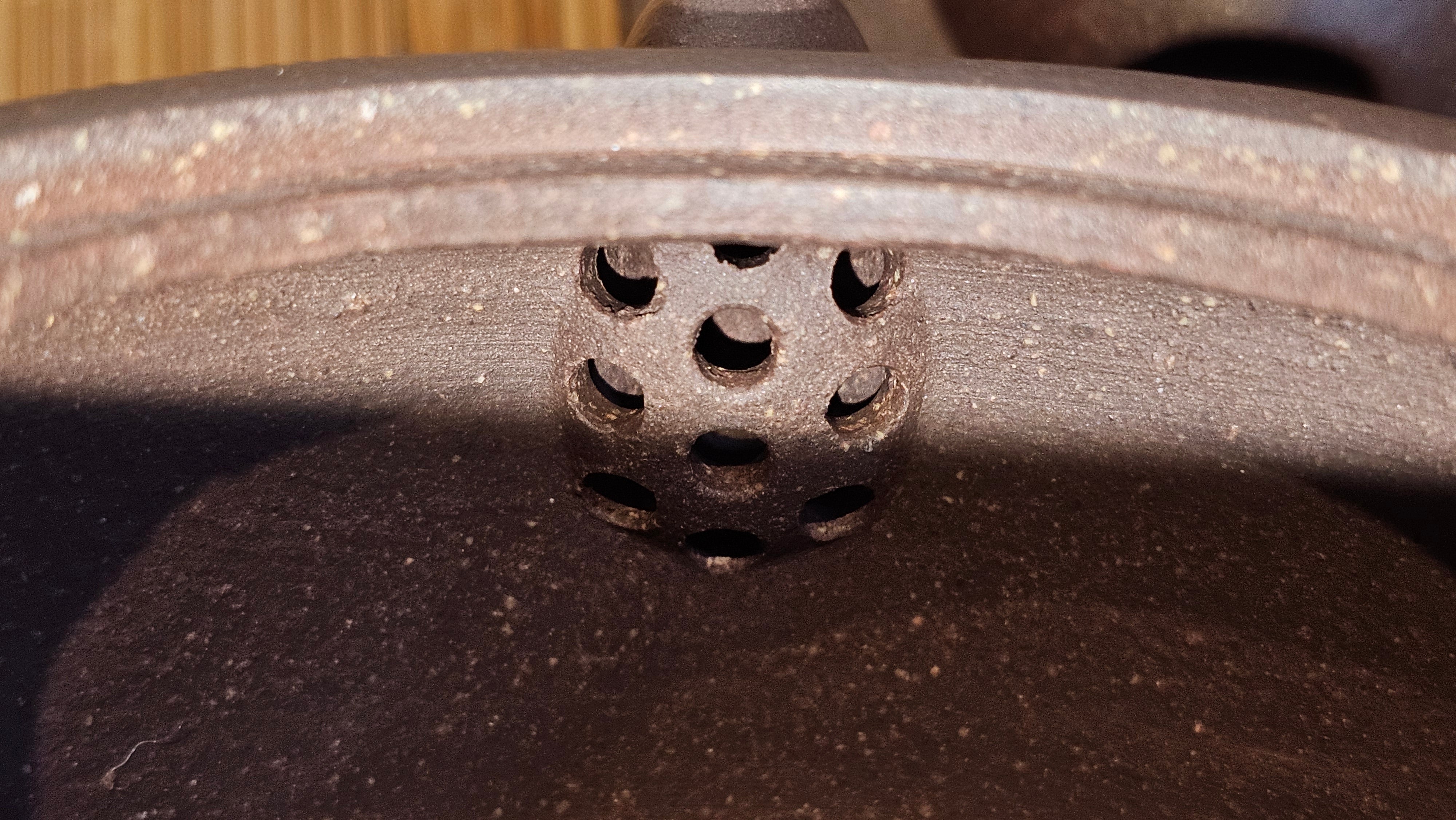 Niu Gai Jing Lan《牛盖井栏》, 165.1ml, Hei Zi Ni 黑紫泥, with Chinese Bronze Age Patterns~Engraving Art 青铜器纹样~刻绘, by our Craftsman Zhang Huan 张欢 ~ Congratulations!to Mr R.D.K., 0831hrs 15th Oct 2025, Montréal! Canada🇨🇦.