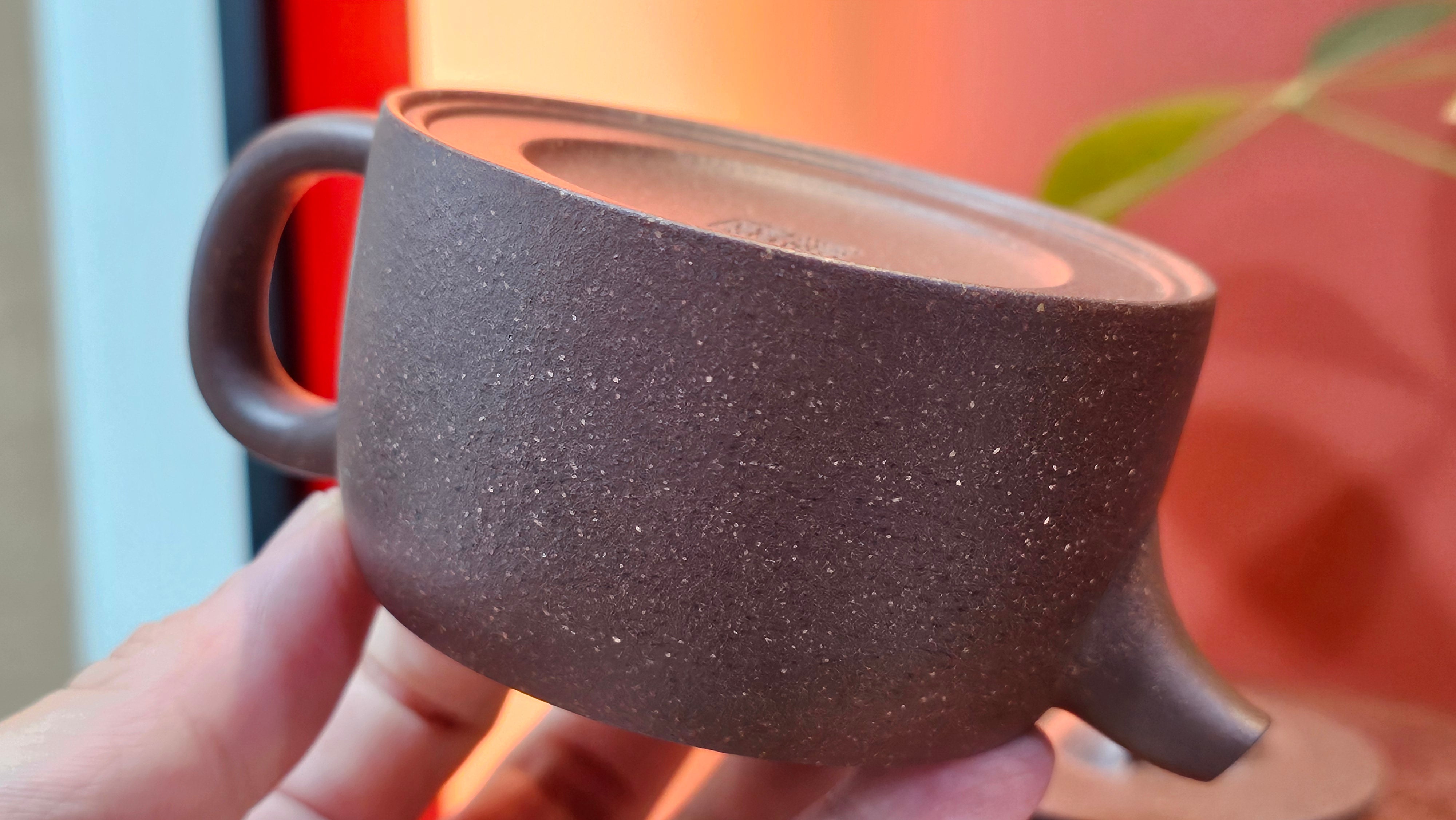 Niu Gai Jing Lan《牛盖井栏》, 165.1ml, Hei Zi Ni 黑紫泥, with Chinese Bronze Age Patterns~Engraving Art 青铜器纹样~刻绘, by our Craftsman Zhang Huan 张欢 ~ Congratulations!to Mr R.D.K., 0831hrs 15th Oct 2025, Montréal! Canada🇨🇦.