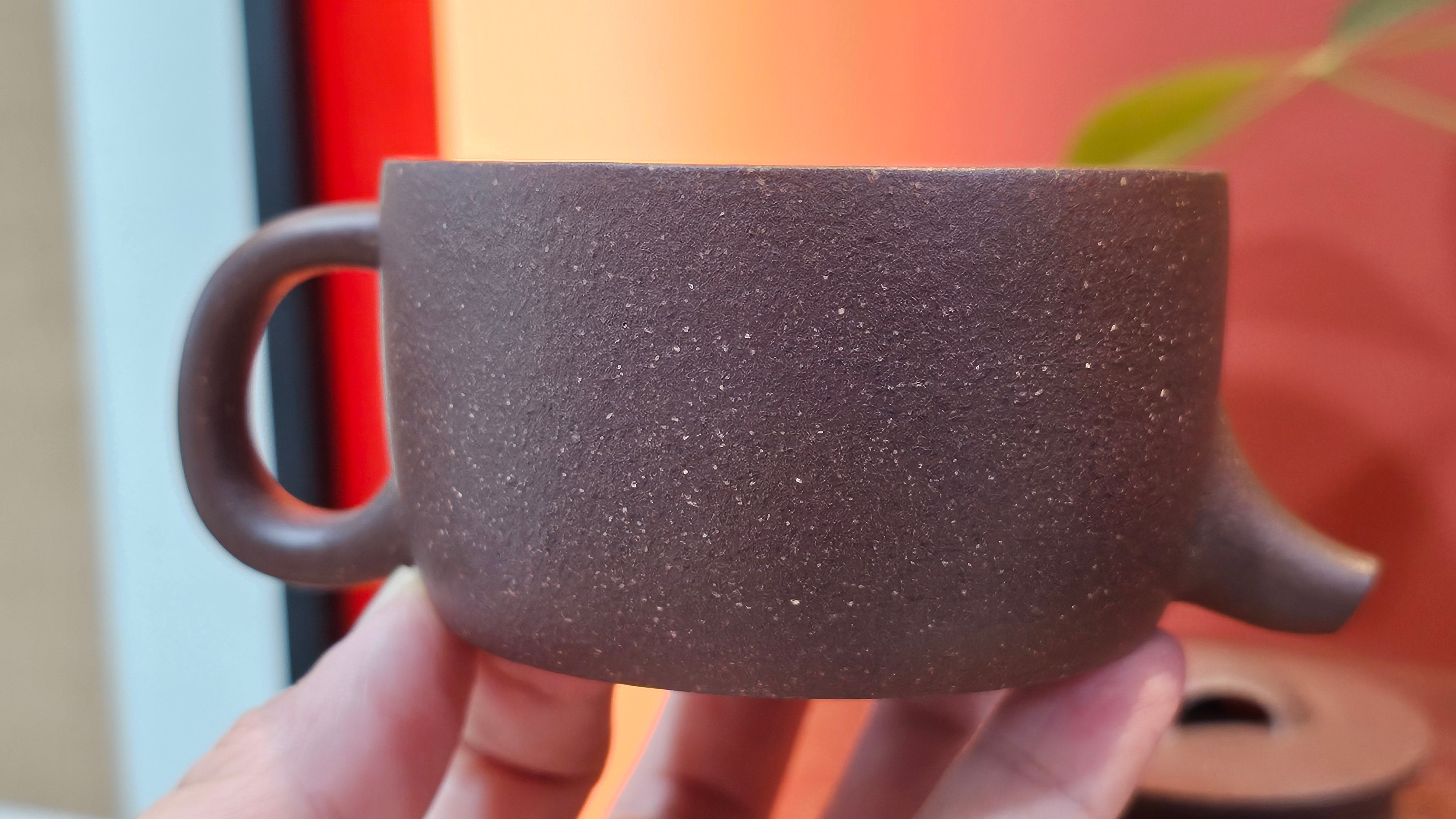 Niu Gai Jing Lan《牛盖井栏》, 165.1ml, Hei Zi Ni 黑紫泥, with Chinese Bronze Age Patterns~Engraving Art 青铜器纹样~刻绘, by our Craftsman Zhang Huan 张欢 ~ Congratulations!to Mr R.D.K., 0831hrs 15th Oct 2025, Montréal! Canada🇨🇦.