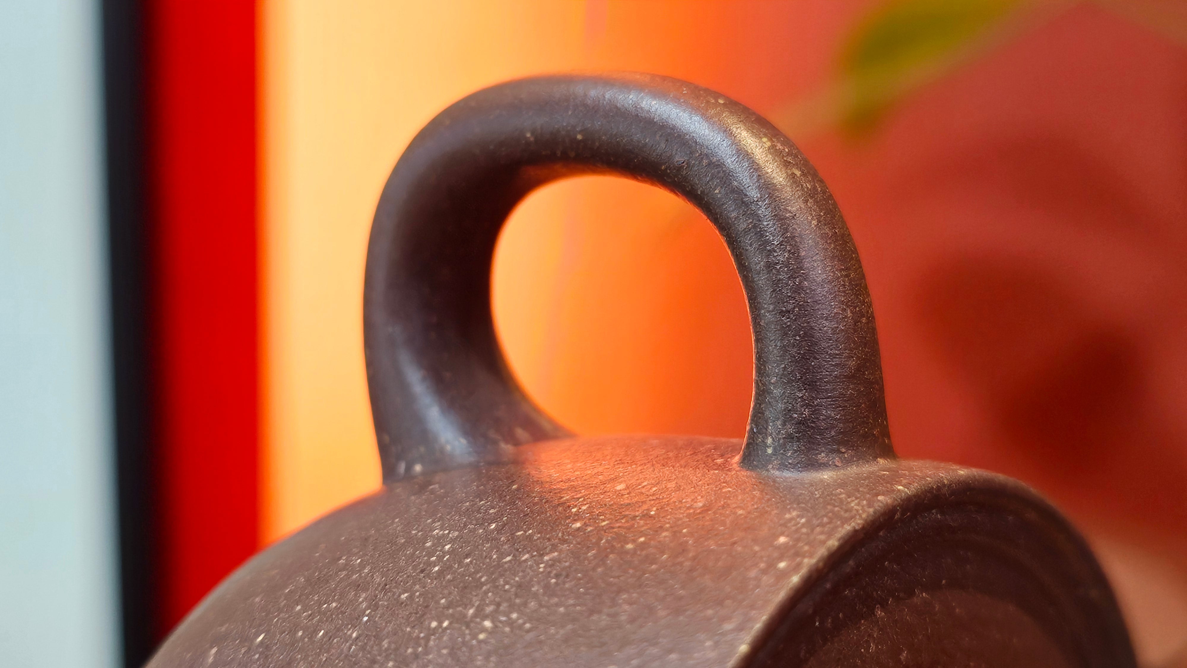 Niu Gai Jing Lan《牛盖井栏》, 165.1ml, Hei Zi Ni 黑紫泥, with Chinese Bronze Age Patterns~Engraving Art 青铜器纹样~刻绘, by our Craftsman Zhang Huan 张欢 ~ Congratulations!to Mr R.D.K., 0831hrs 15th Oct 2025, Montréal! Canada🇨🇦.