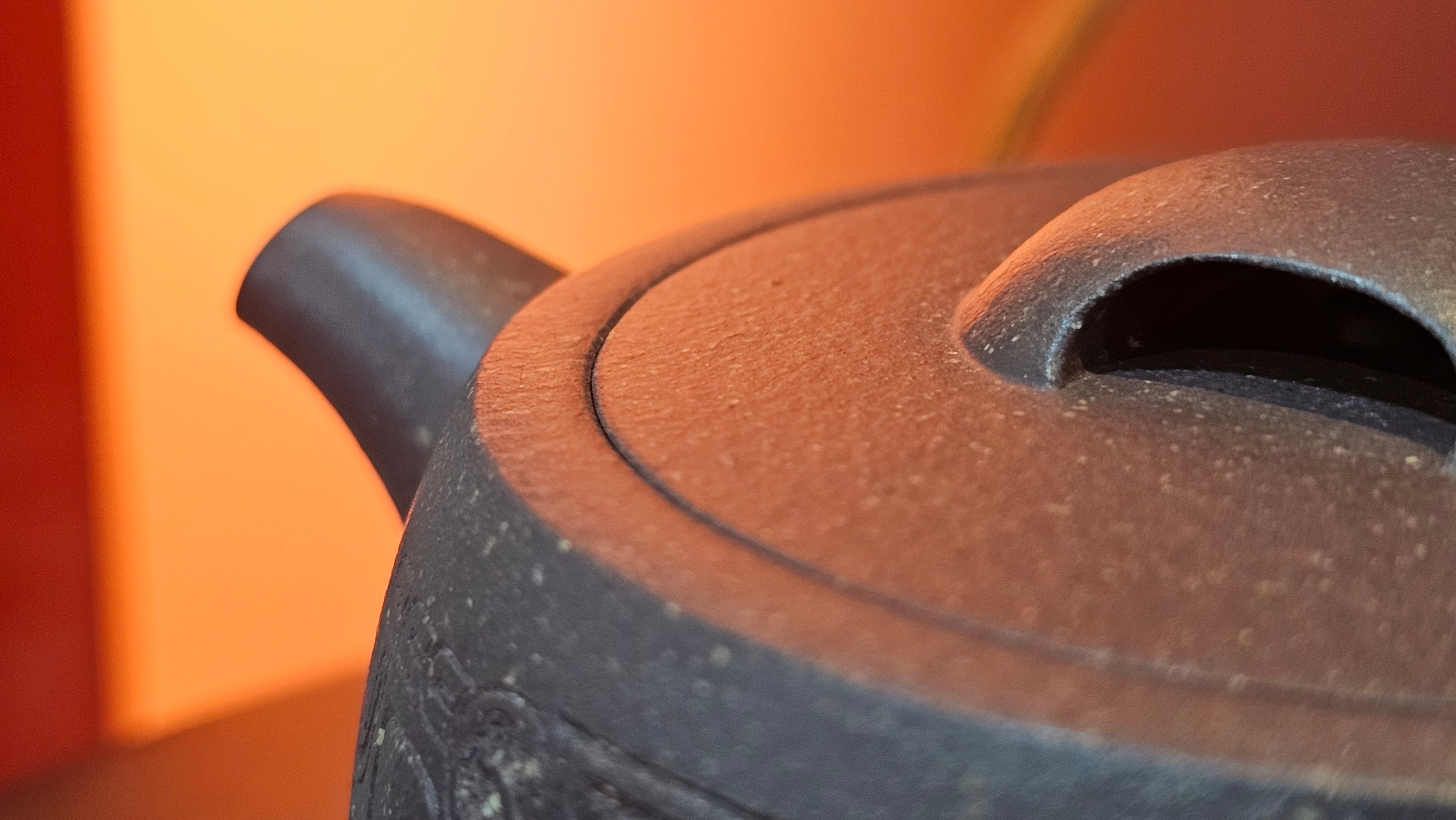 Niu Gai Jing Lan《牛盖井栏》, 159.5ml, Hei Zi Ni 黑紫泥, with Chinese Bronze Age Patterns~Engraving Art 青铜器纹样~刻绘, by our Craftsman Zhang Huan 张欢 ~!Congratulations to Ms C.W.! 1156hrs 17th Oct 2025, Sunnyvale! CA.