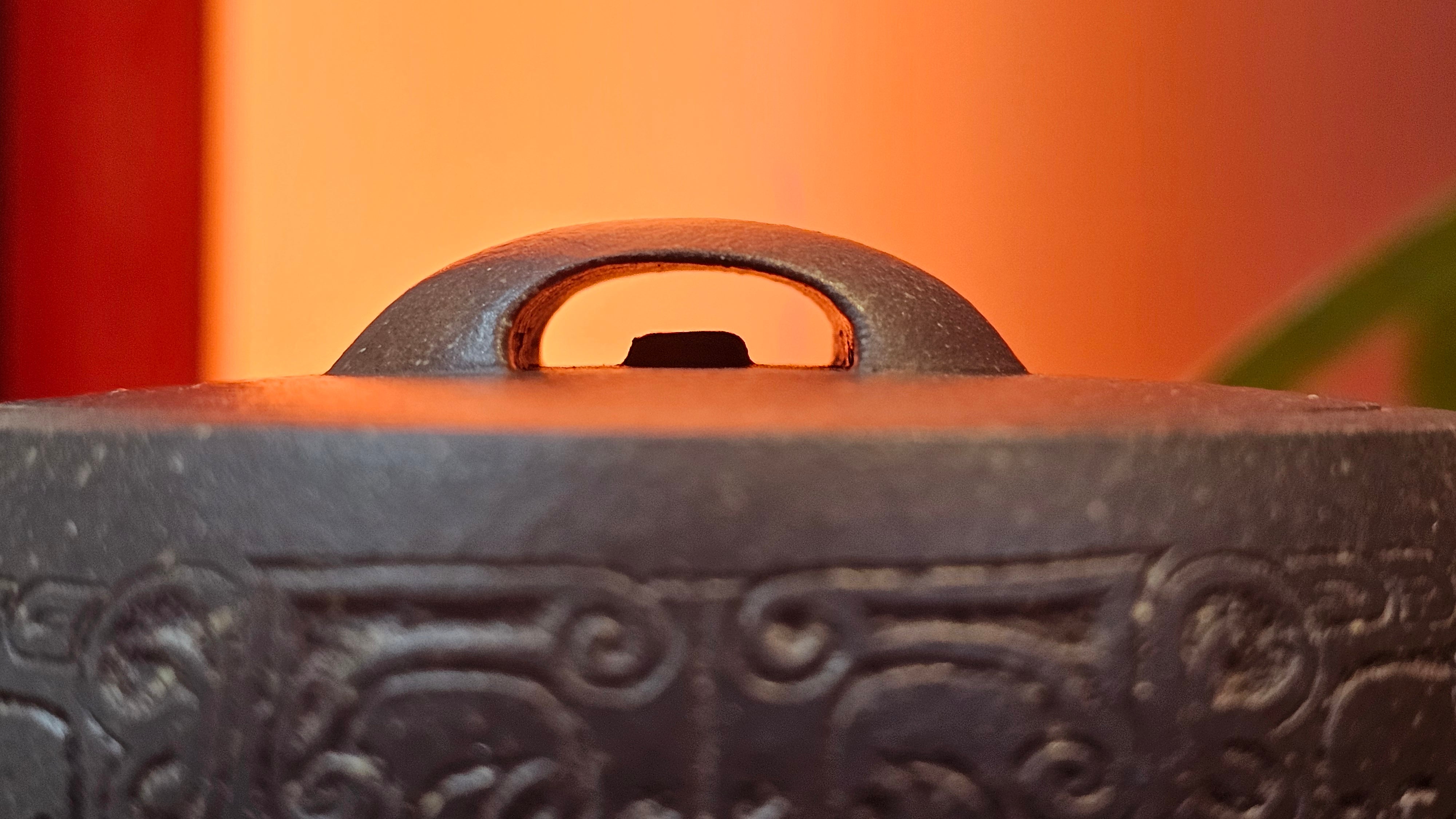 Niu Gai Jing Lan《牛盖井栏》, 159.5ml, Hei Zi Ni 黑紫泥, with Chinese Bronze Age Patterns~Engraving Art 青铜器纹样~刻绘, by our Craftsman Zhang Huan 张欢 ~!Congratulations to Ms C.W.! 1156hrs 17th Oct 2025, Sunnyvale! CA.