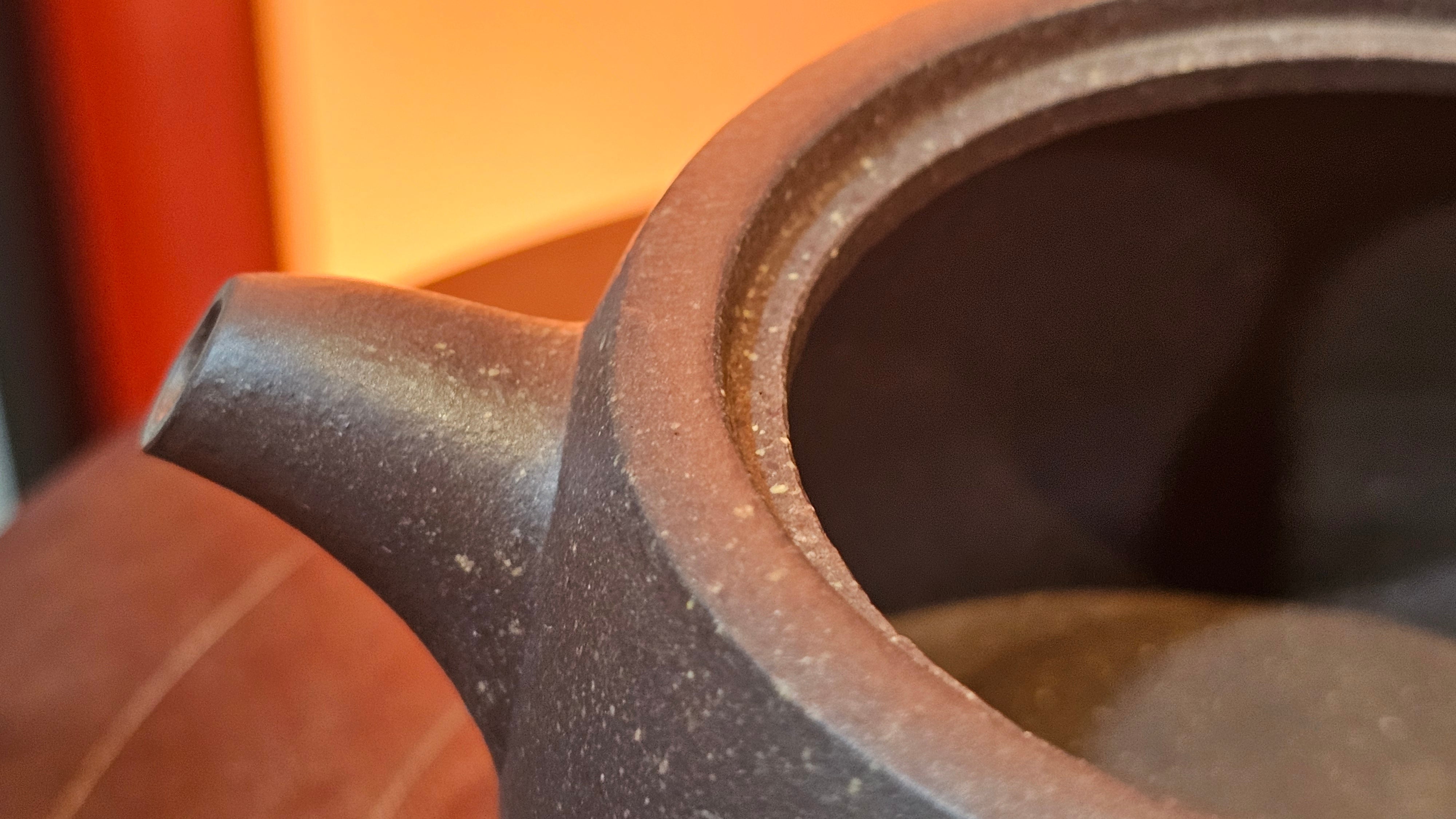 Niu Gai Jing Lan《牛盖井栏》, 159.5ml, Hei Zi Ni 黑紫泥, with Chinese Bronze Age Patterns~Engraving Art 青铜器纹样~刻绘, by our Craftsman Zhang Huan 张欢 ~!Congratulations to Ms C.W.! 1156hrs 17th Oct 2025, Sunnyvale! CA.