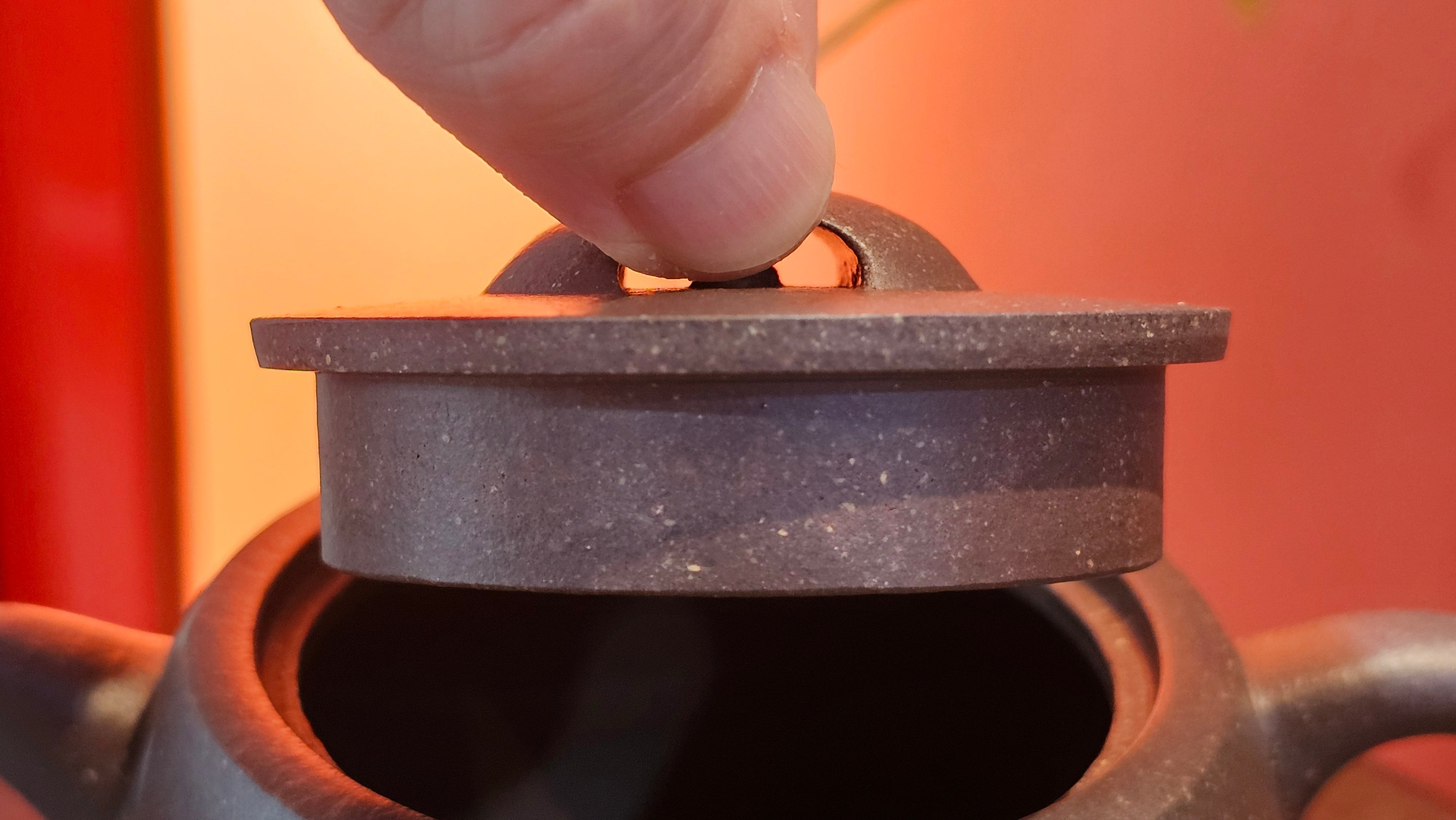 Niu Gai Jing Lan《牛盖井栏》, 159.5ml, Hei Zi Ni 黑紫泥, with Chinese Bronze Age Patterns~Engraving Art 青铜器纹样~刻绘, by our Craftsman Zhang Huan 张欢 ~!Congratulations to Ms C.W.! 1156hrs 17th Oct 2025, Sunnyvale! CA.