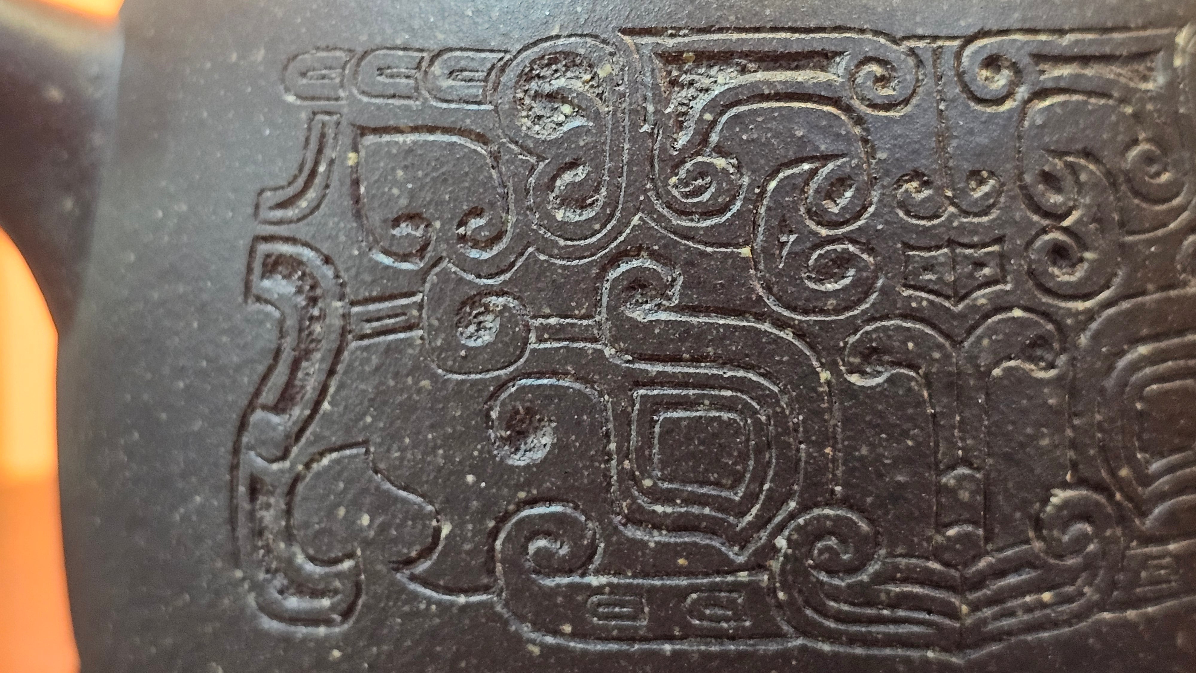 Niu Gai Jing Lan《牛盖井栏》, 159.5ml, Hei Zi Ni 黑紫泥, with Chinese Bronze Age Patterns~Engraving Art 青铜器纹样~刻绘, by our Craftsman Zhang Huan 张欢 ~!Congratulations to Ms C.W.! 1156hrs 17th Oct 2025, Sunnyvale! CA.