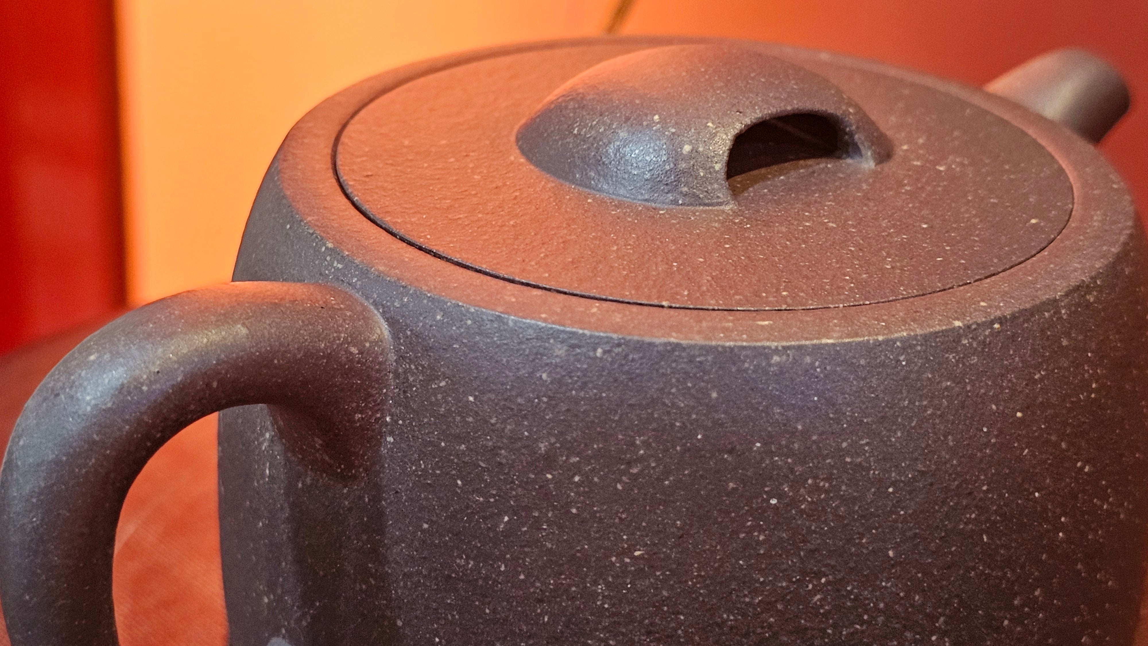 Niu Gai Jing Lan《牛盖井栏》, 159.5ml, Hei Zi Ni 黑紫泥, with Chinese Bronze Age Patterns~Engraving Art 青铜器纹样~刻绘, by our Craftsman Zhang Huan 张欢 ~!Congratulations to Ms C.W.! 1156hrs 17th Oct 2025, Sunnyvale! CA.