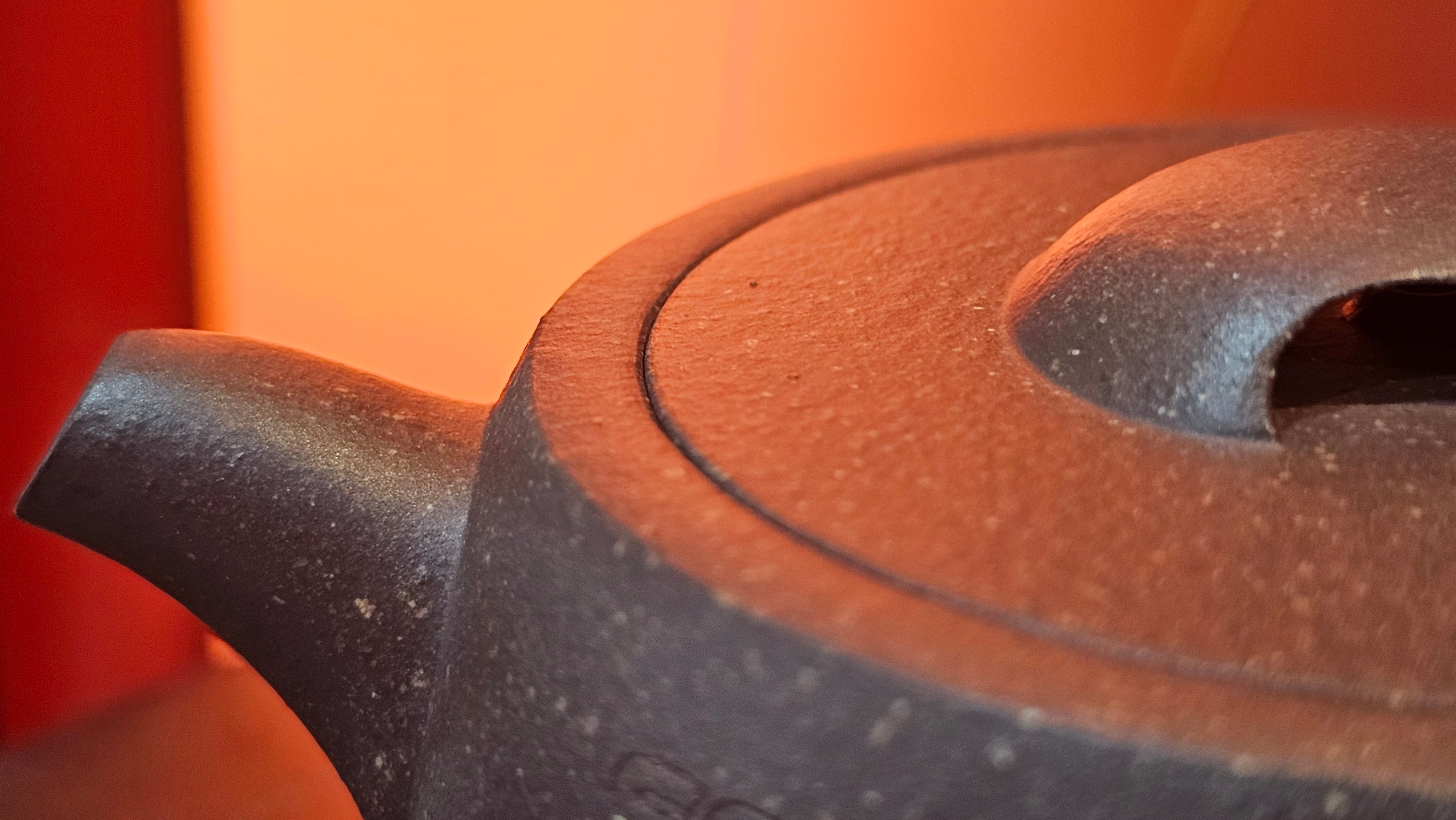 Niu Gai Jing Lan《牛盖井栏》, 159.5ml, Hei Zi Ni 黑紫泥, with Chinese Bronze Age Patterns~Engraving Art 青铜器纹样~刻绘, by our Craftsman Zhang Huan 张欢 ~!Congratulations to Ms C.W.! 1156hrs 17th Oct 2025, Sunnyvale! CA.