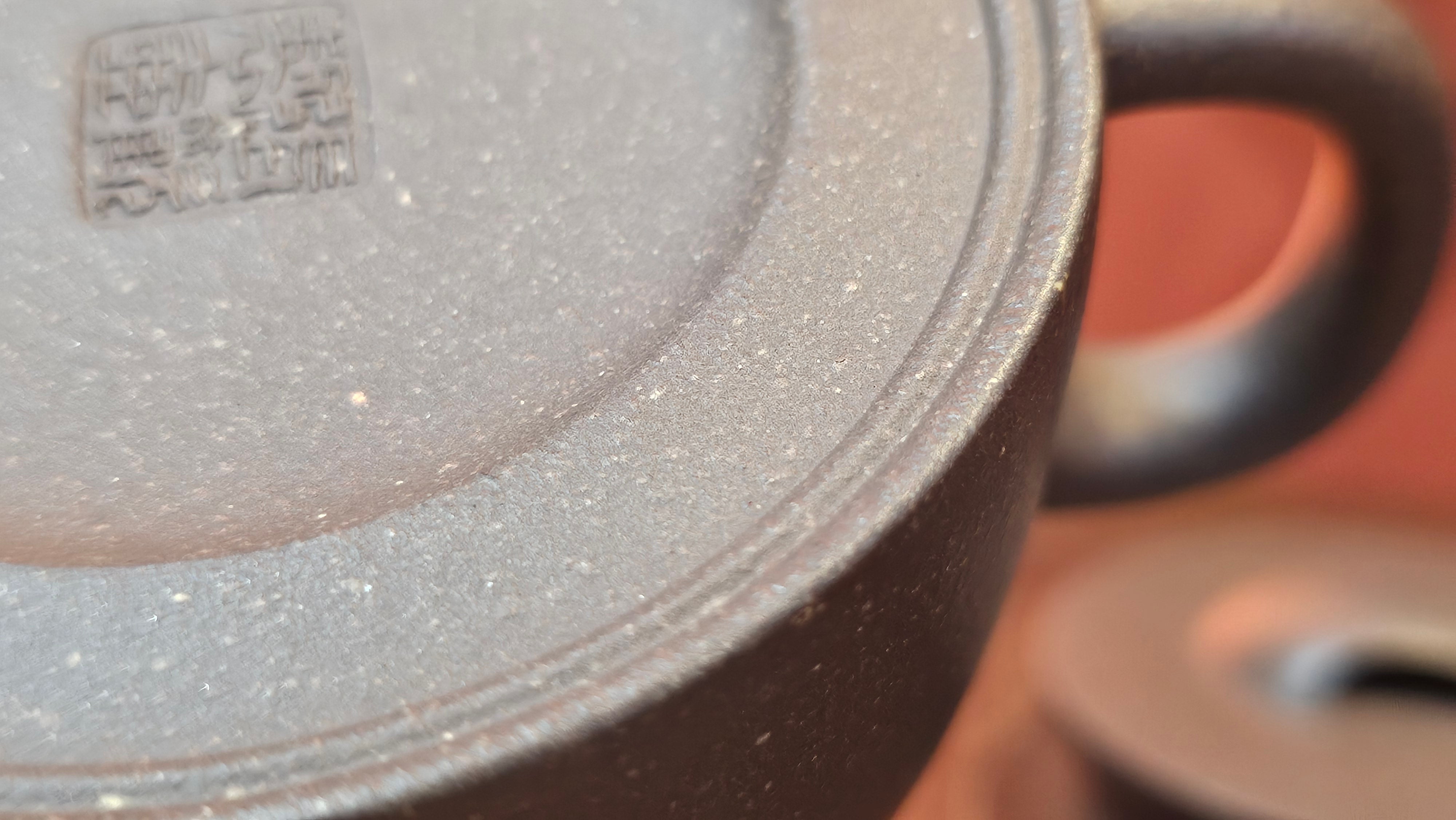 Niu Gai Jing Lan《牛盖井栏》, 159.5ml, Hei Zi Ni 黑紫泥, with Chinese Bronze Age Patterns~Engraving Art 青铜器纹样~刻绘, by our Craftsman Zhang Huan 张欢 ~!Congratulations to Ms C.W.! 1156hrs 17th Oct 2025, Sunnyvale! CA.