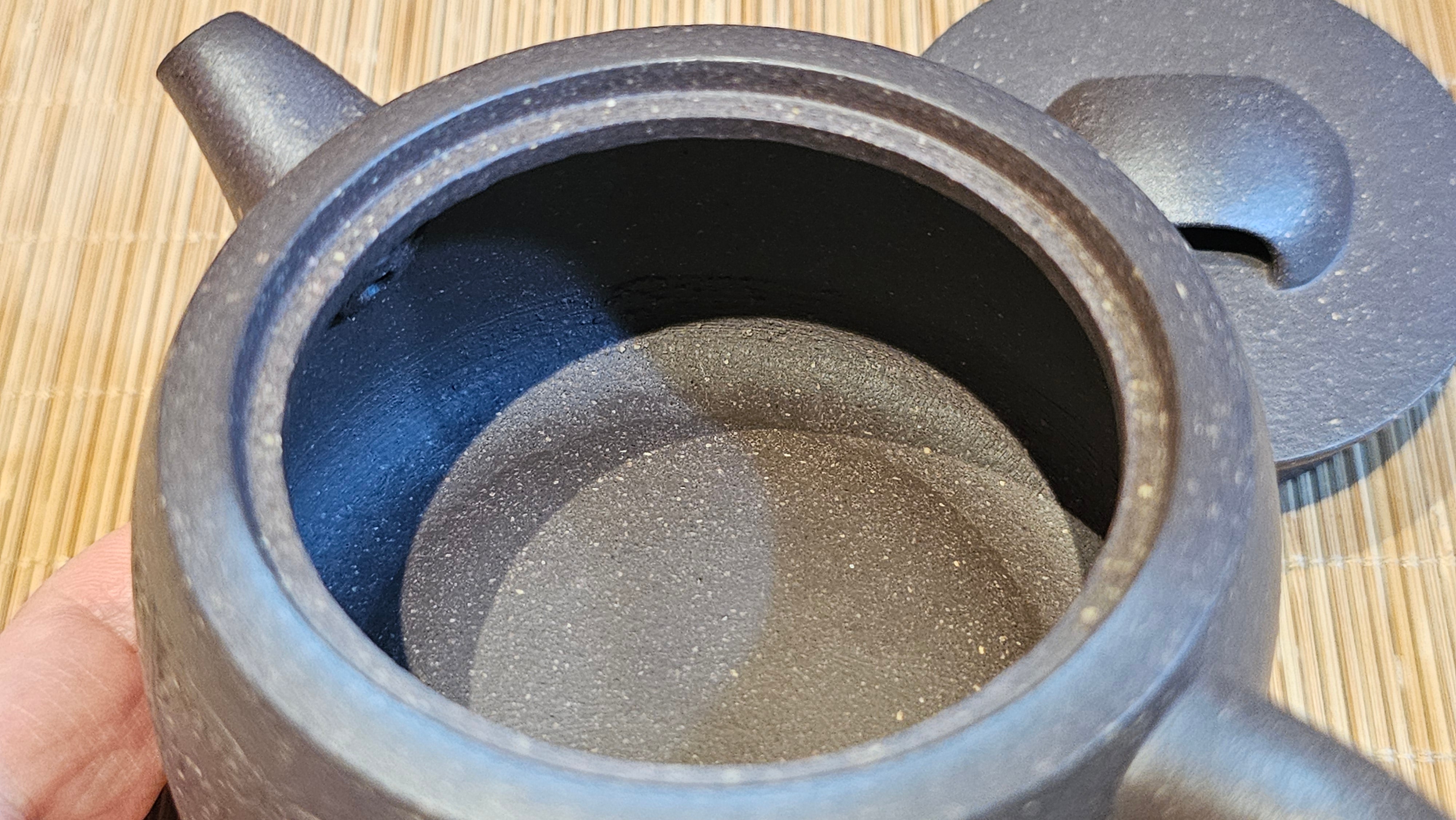 Niu Gai Jing Lan《牛盖井栏》, 159.5ml, Hei Zi Ni 黑紫泥, with Chinese Bronze Age Patterns~Engraving Art 青铜器纹样~刻绘, by our Craftsman Zhang Huan 张欢 ~!Congratulations to Ms C.W.! 1156hrs 17th Oct 2025, Sunnyvale! CA.