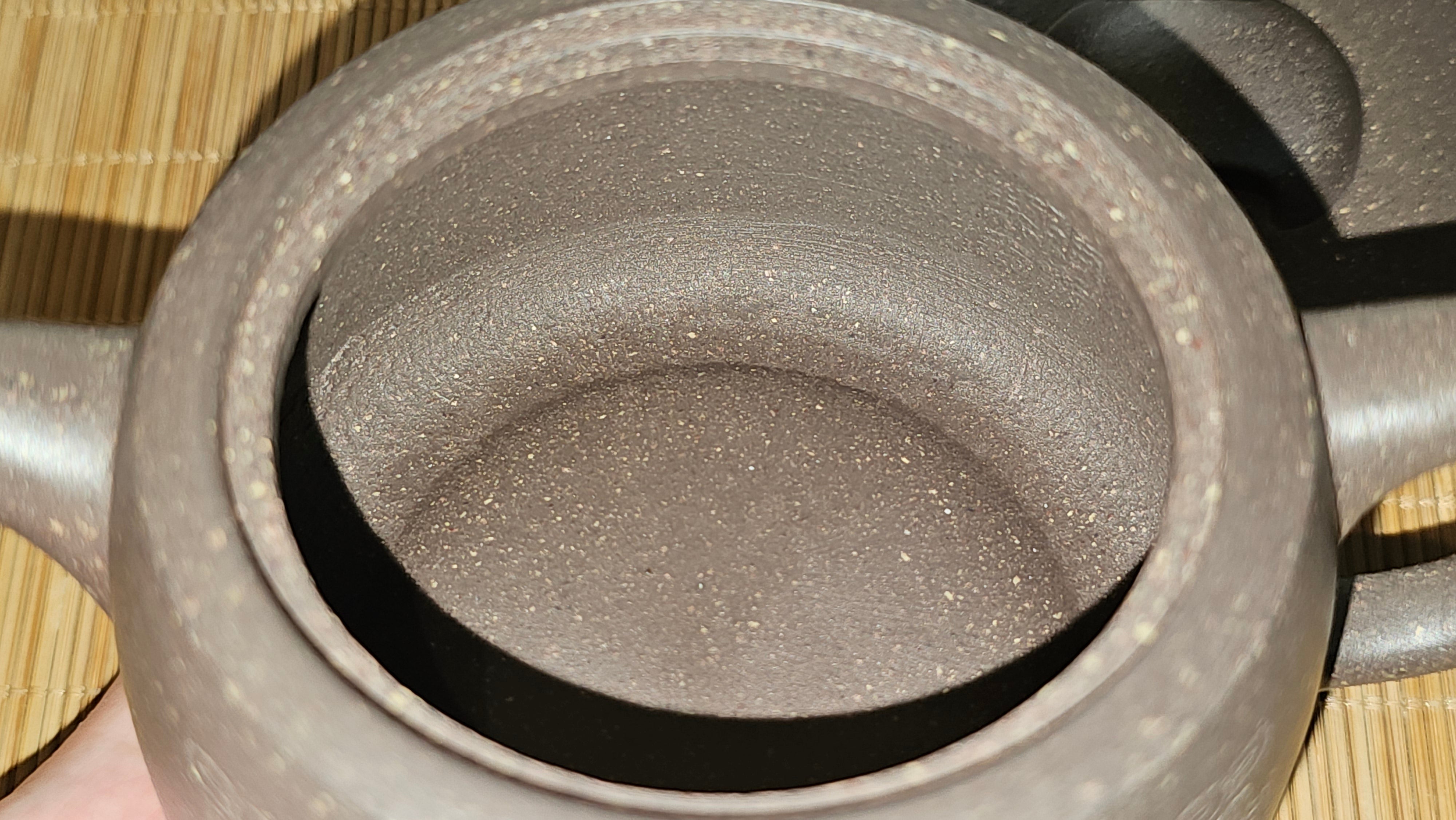 Niu Gai Jing Lan《牛盖井栏》, 159.5ml, Hei Zi Ni 黑紫泥, with Chinese Bronze Age Patterns~Engraving Art 青铜器纹样~刻绘, by our Craftsman Zhang Huan 张欢 ~!Congratulations to Ms C.W.! 1156hrs 17th Oct 2025, Sunnyvale! CA.